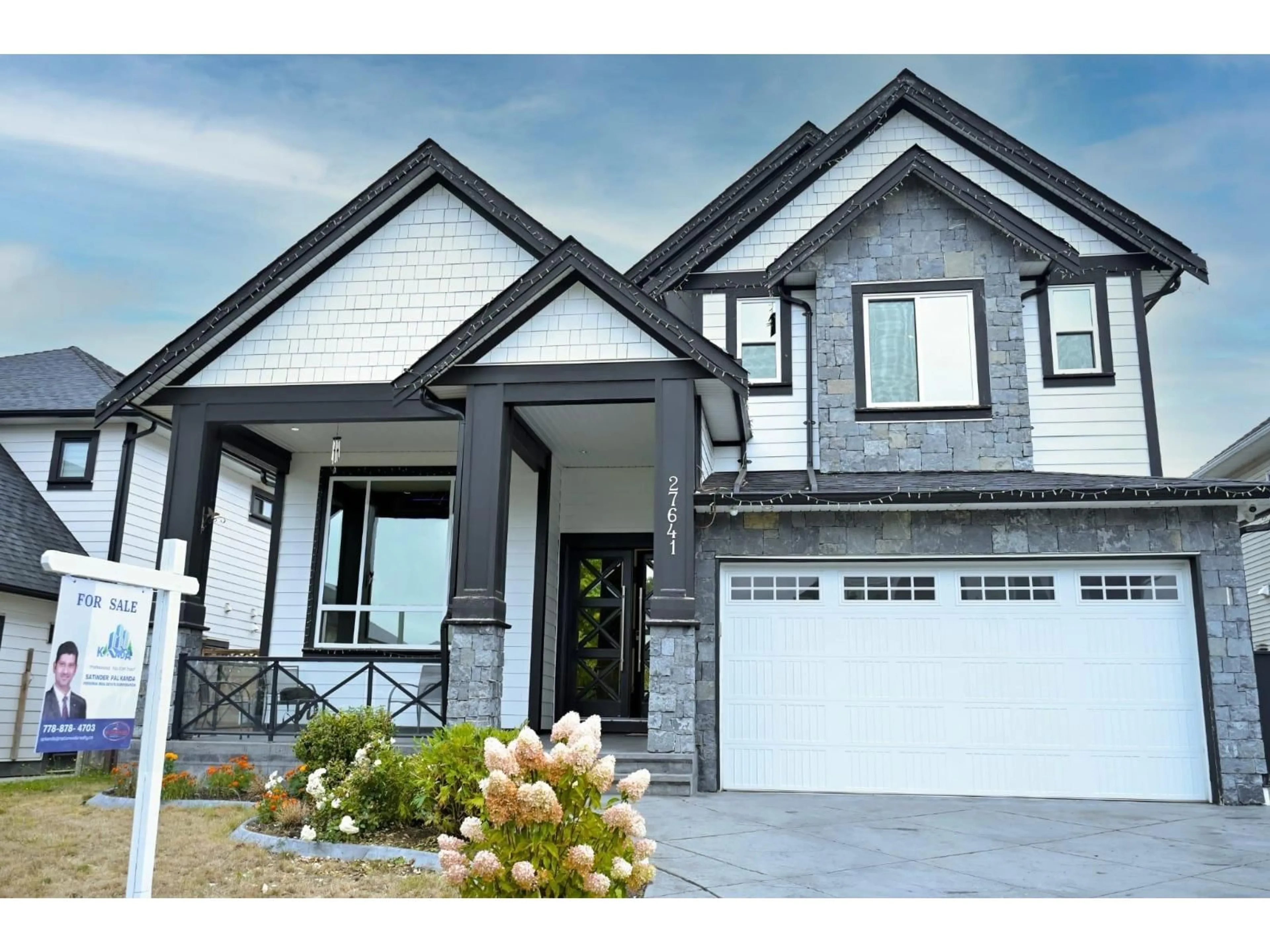 Home with vinyl exterior material, street for 27641 LUNDERBERG AVENUE, Abbotsford British Columbia V4X0B8