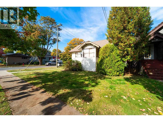 111 18TH AVENUE, Vancouver 5