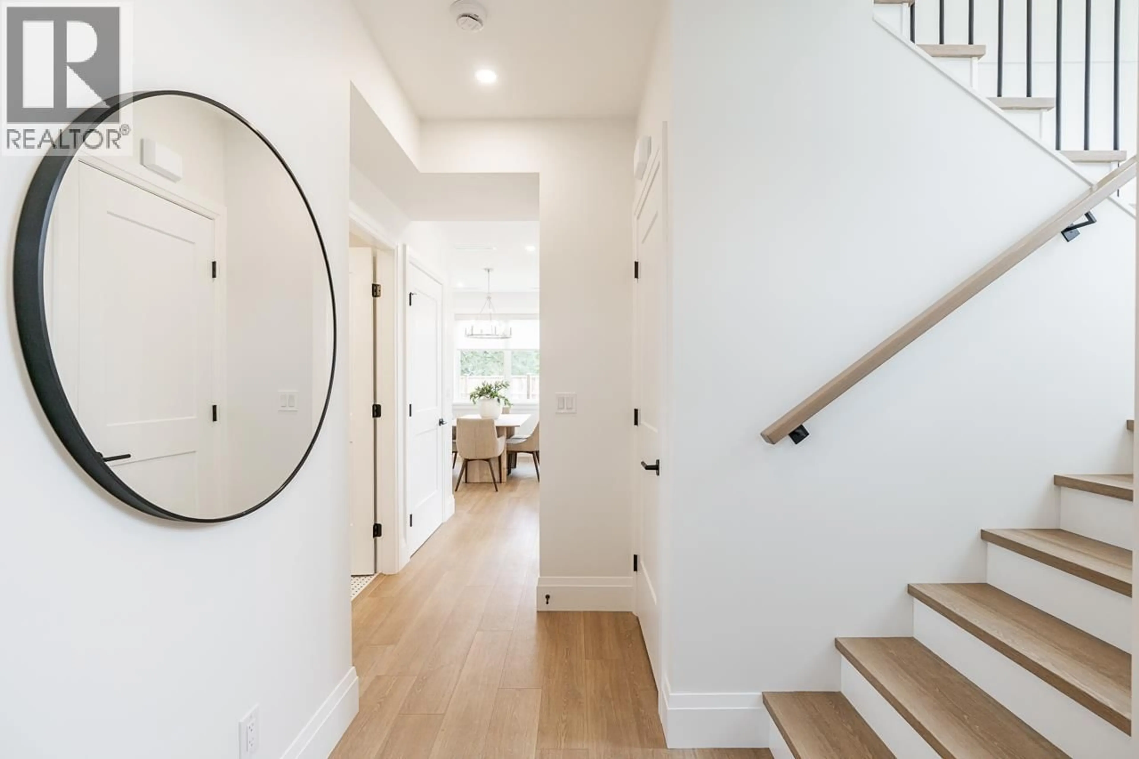 Indoor entryway for 5413 CRESCENT DRIVE, Delta British Columbia V4K2E3