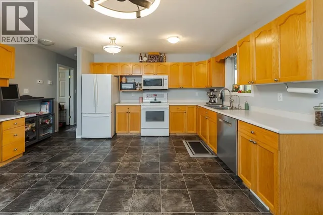 5556 LEHMAN STREET, Prince George 4