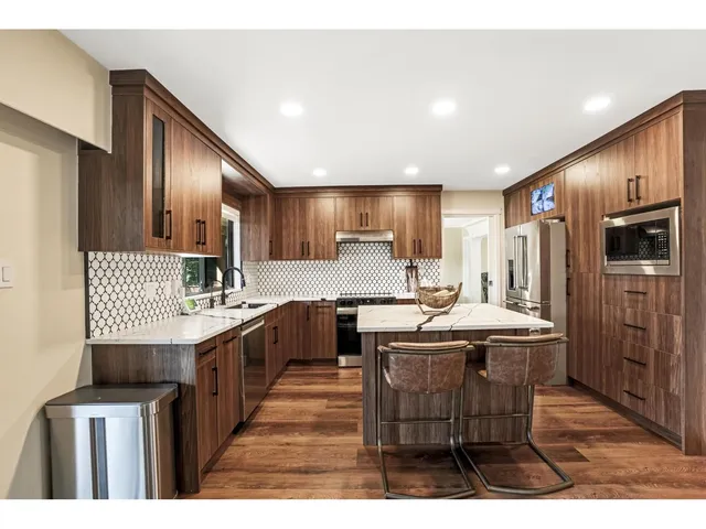 13846 18 AVENUE, Surrey 5