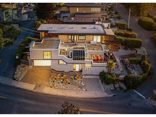 1246 OXFORD ST STREET, White Rock 3