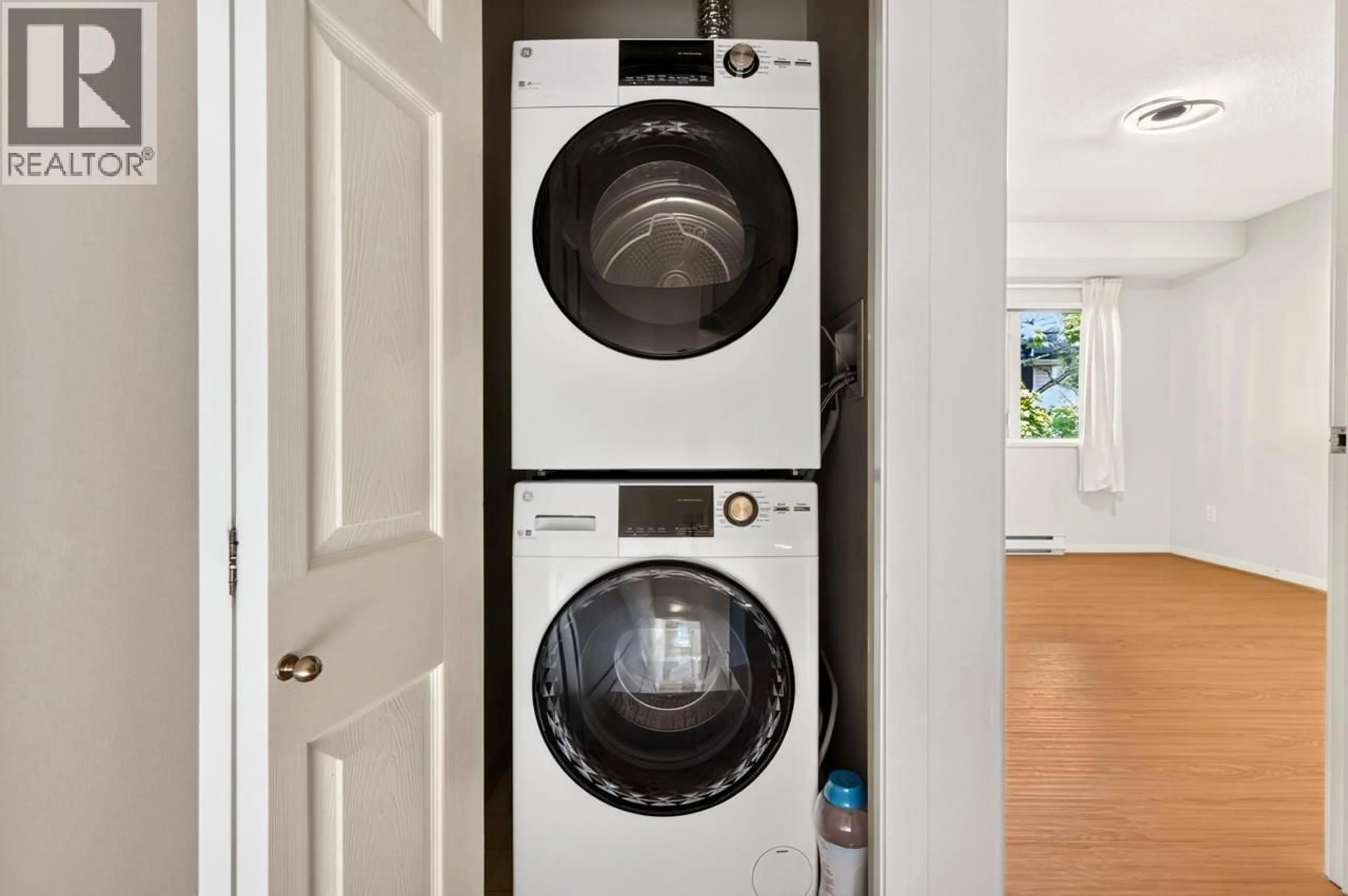 Laundry room for 9 - 8433 BENNETT ROAD, Richmond British Columbia V6Y4E5