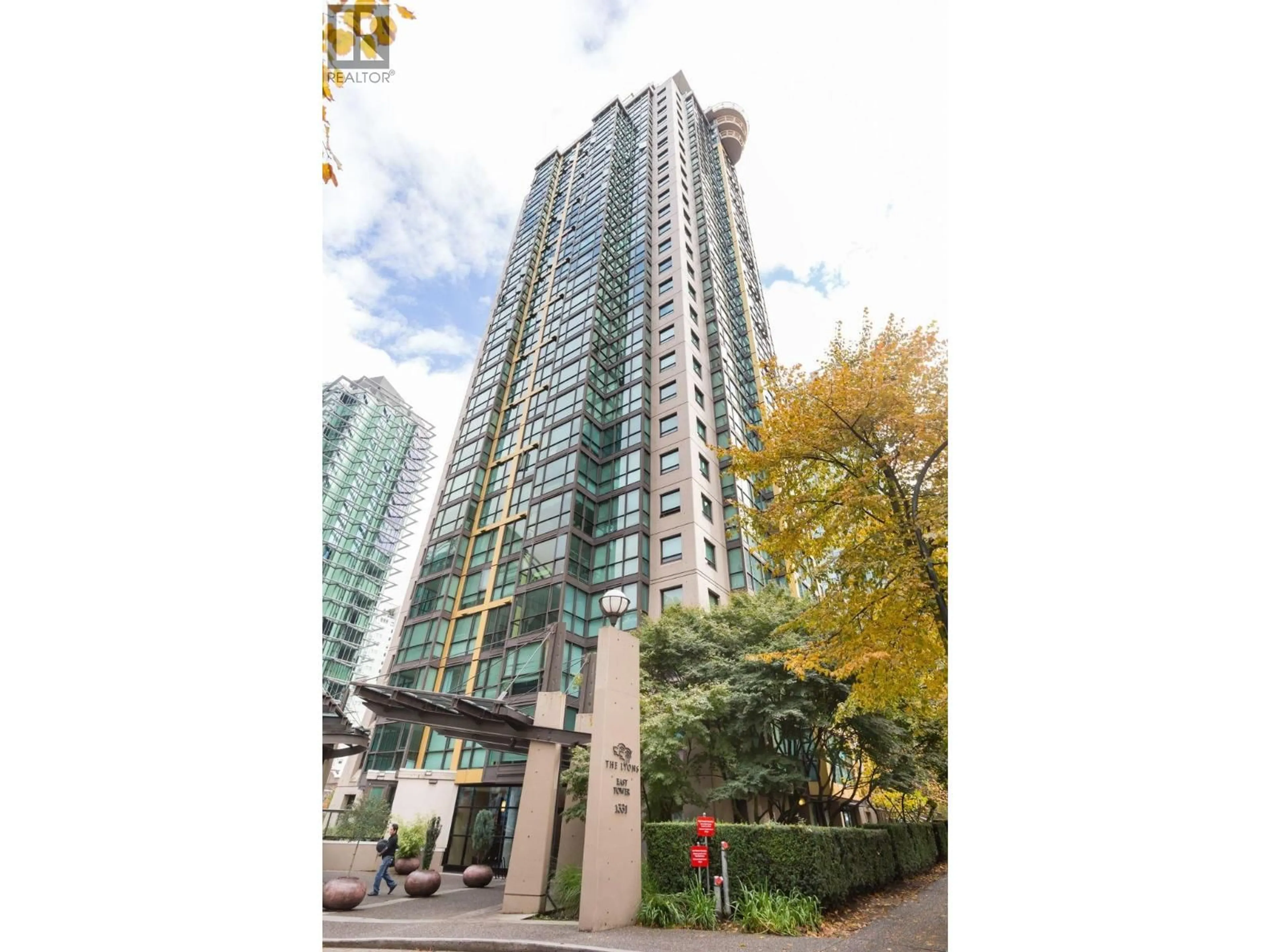 Indoor foyer for 2302 - 1367 ALBERNI STREET, Vancouver British Columbia V6E4R9