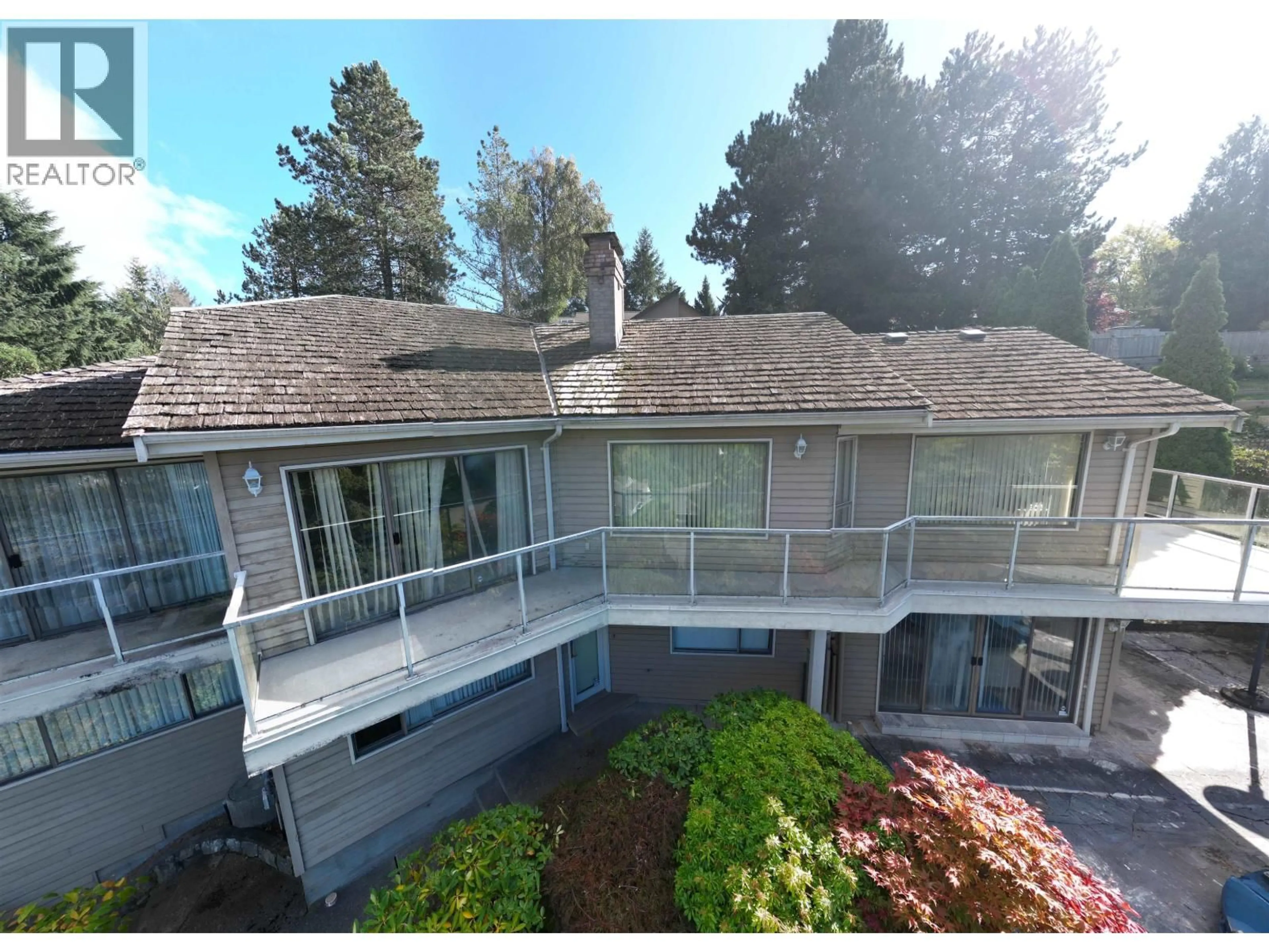 A pic from outside/outdoor area/front of a property/back of a property/a pic from drone, mountain view for 4764 WOODBURN ROAD, West Vancouver British Columbia V7S3B2