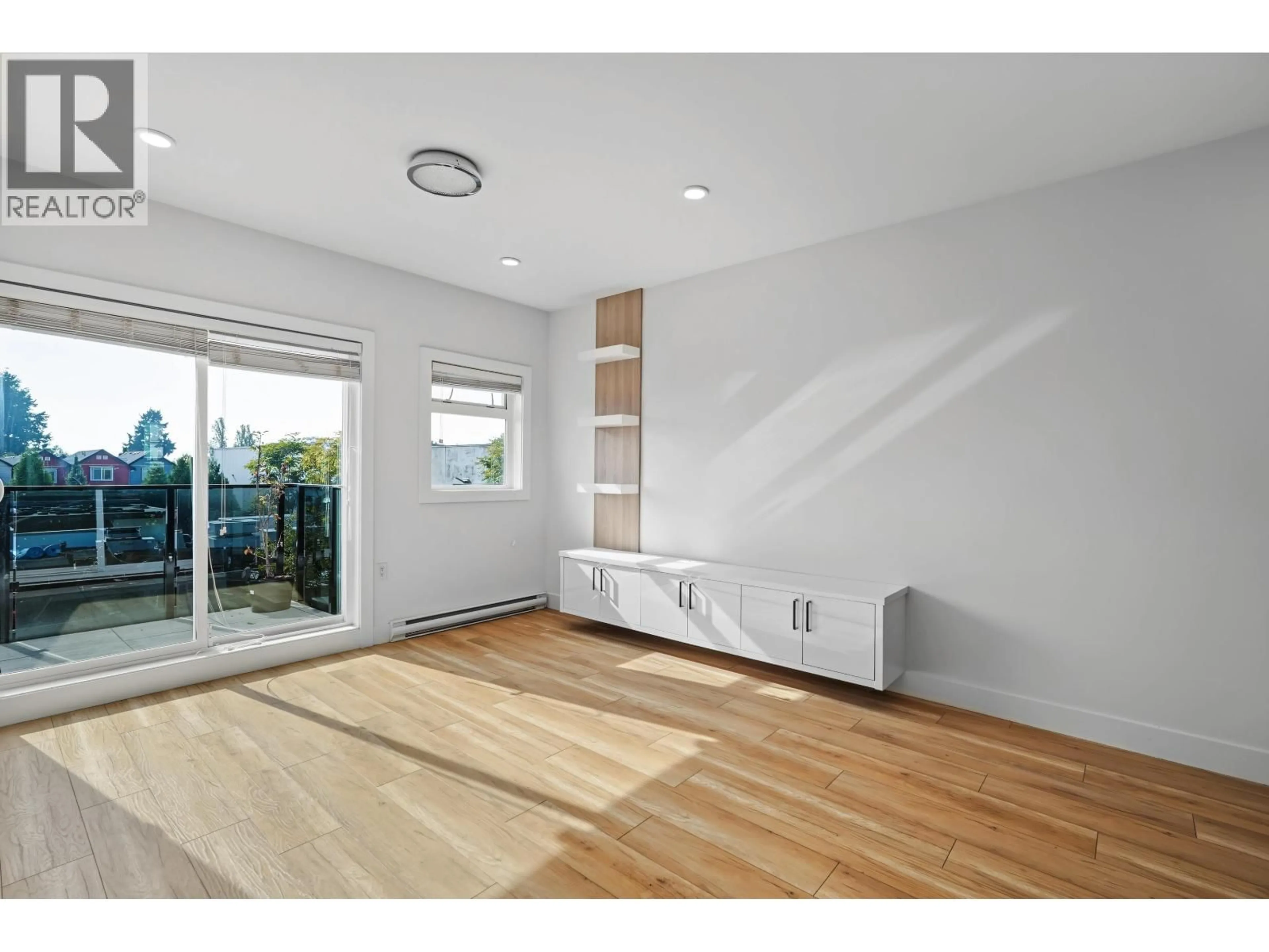 A pic of a room for 11 - 6288 BERESFORD STREET, Burnaby British Columbia V5J1K2