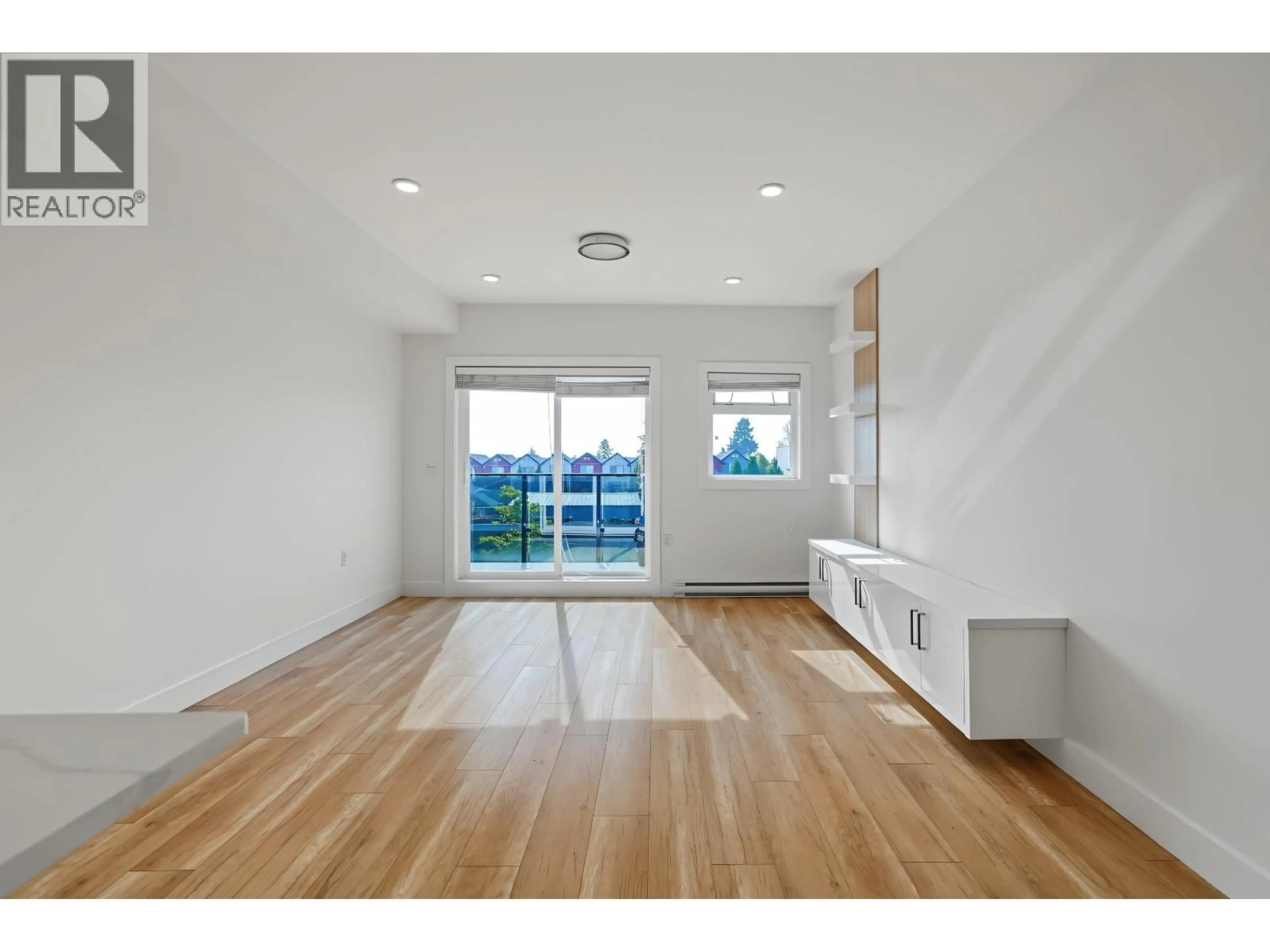 A pic of a room for 11 - 6288 BERESFORD STREET, Burnaby British Columbia V5J1K2