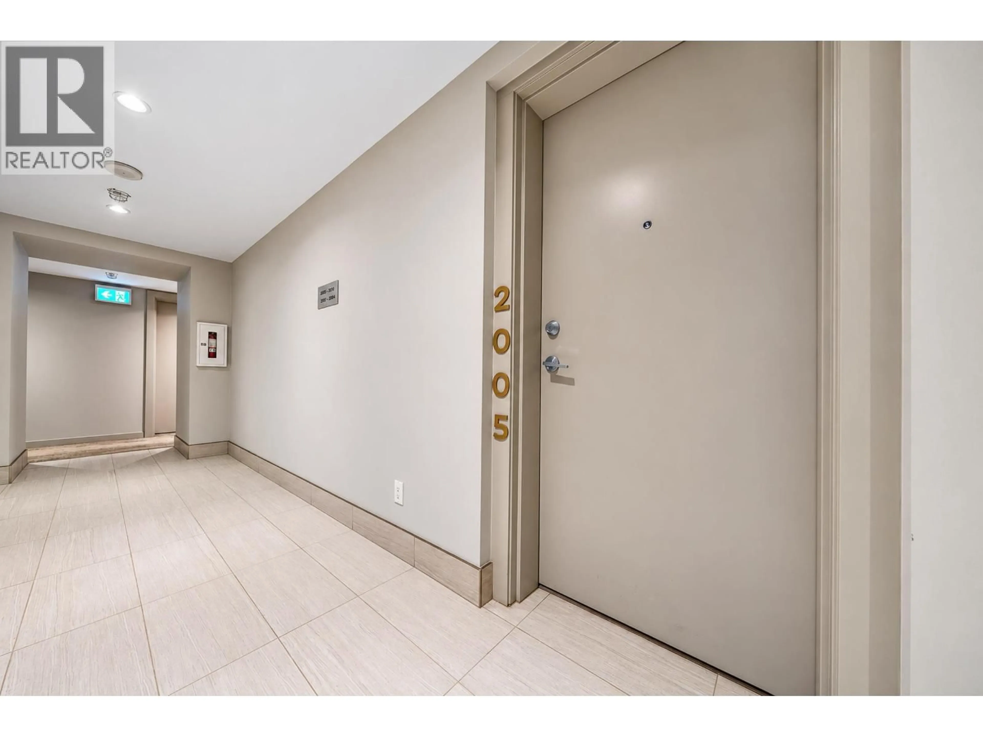 Indoor foyer for 2005 - 2378 ALPHA AVENUE, Burnaby British Columbia V5C0K2
