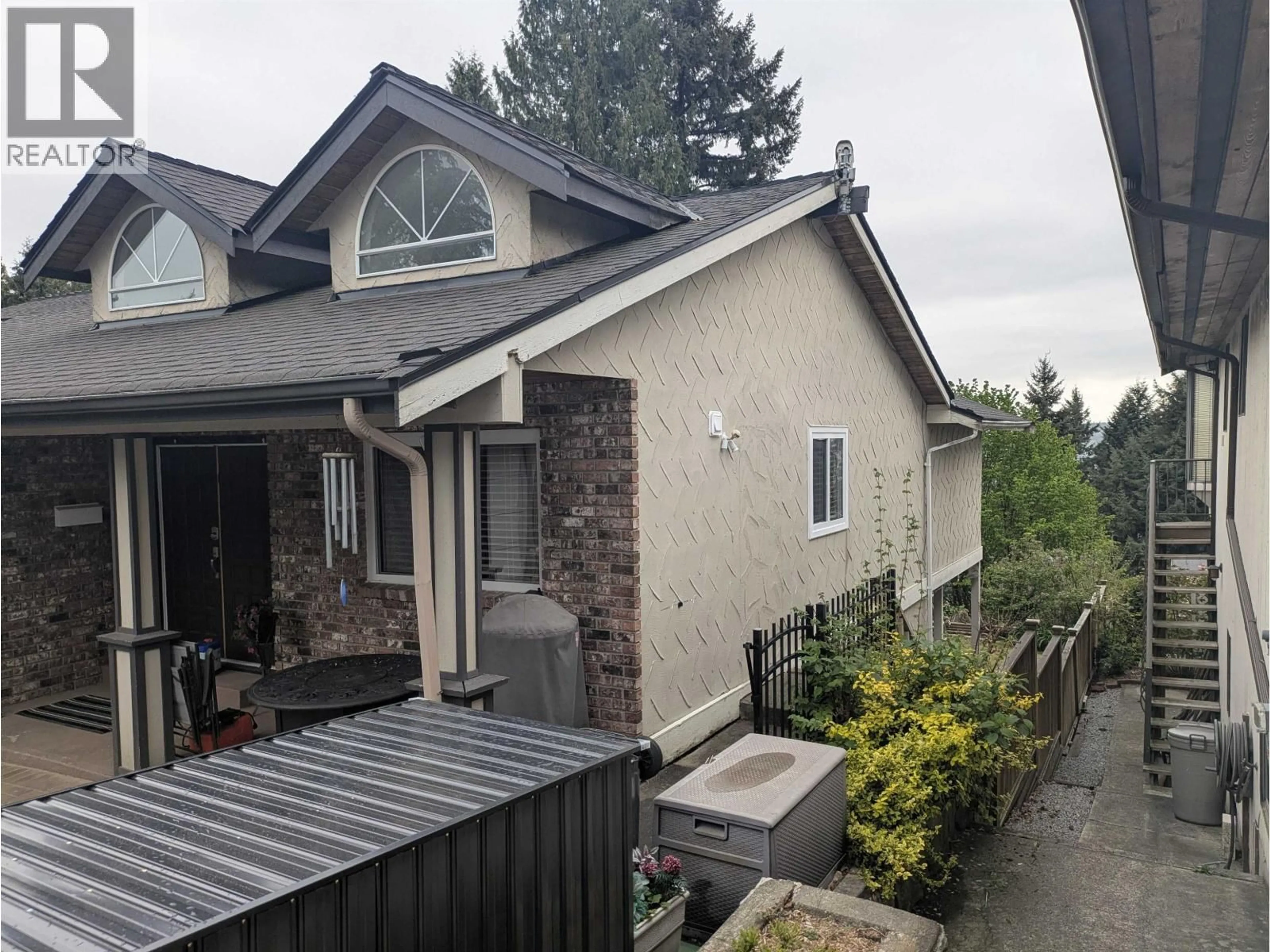 A pic from outside/outdoor area/front of a property/back of a property/a pic from drone, unknown for 2532 ASHURST AVENUE, Coquitlam British Columbia V3K5T4