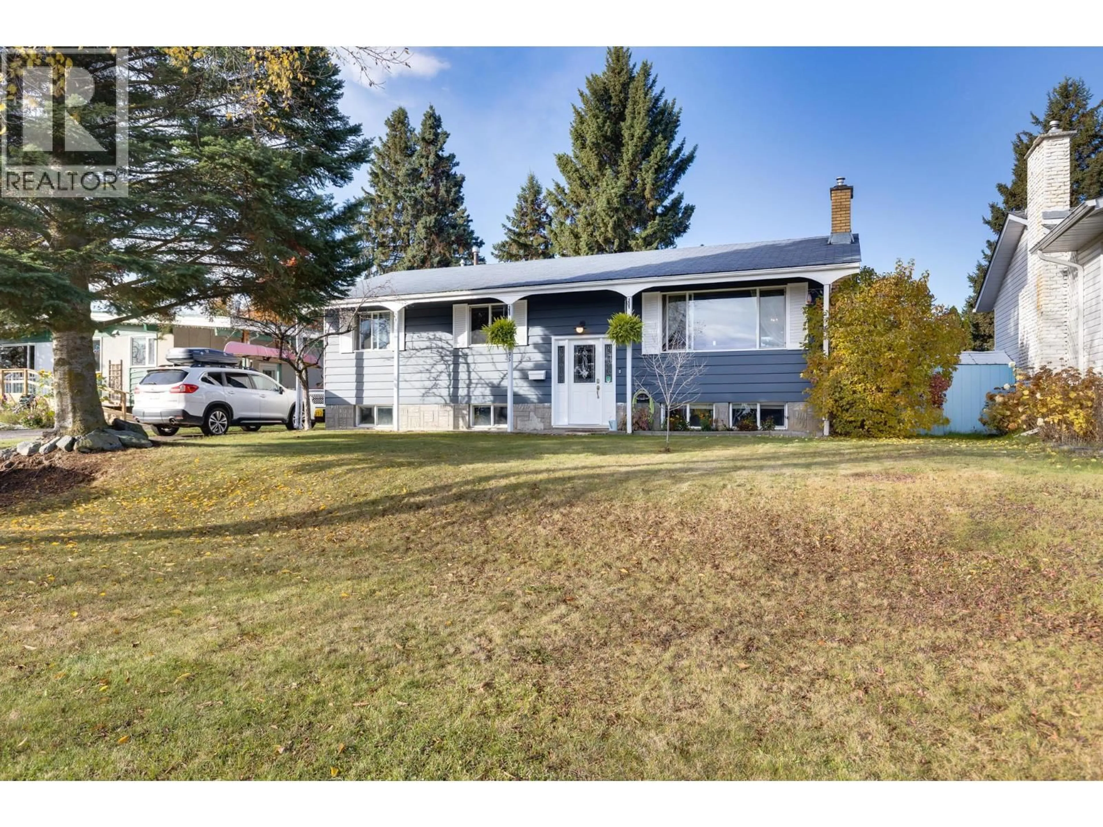 Home with vinyl exterior material, street for 195 PORTAGE STREET, Prince George British Columbia V2M4N5