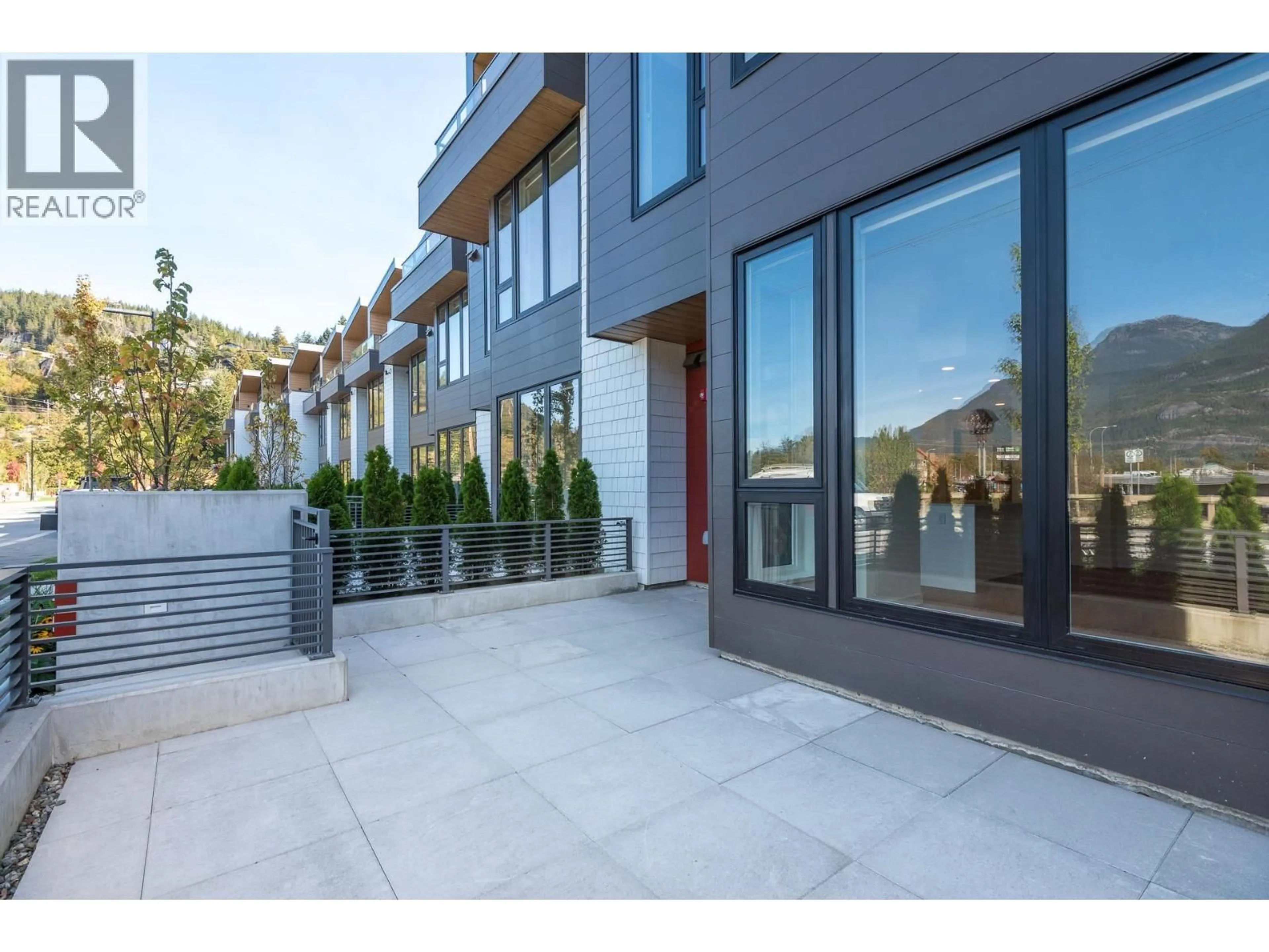 Patio, mountain view for 101 - 1502 SCOTT CRESCENT, Squamish British Columbia V8B1G4
