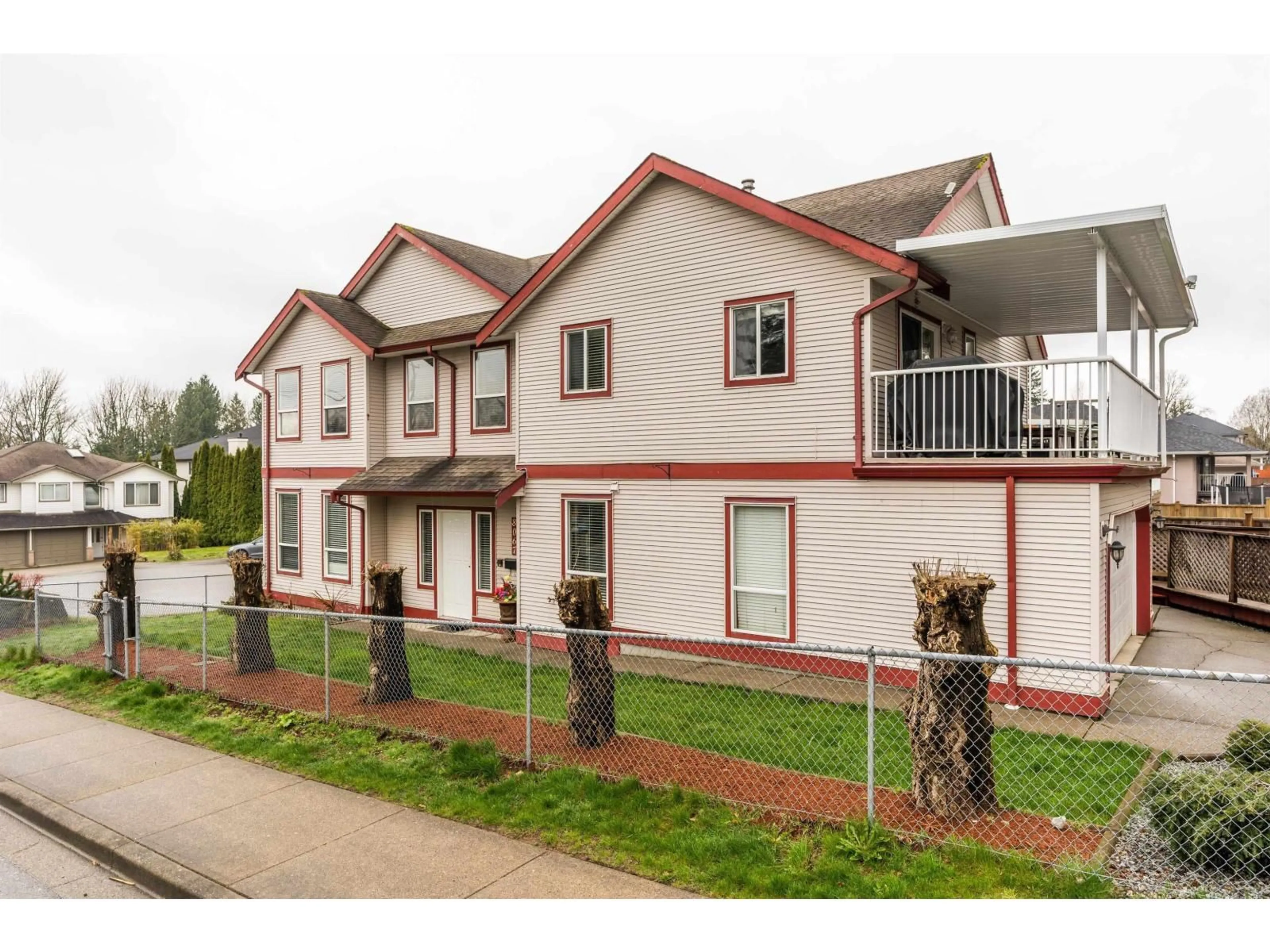 Home with vinyl exterior material, unknown for 8067 CEDAR STREET, Mission British Columbia V2V3N2