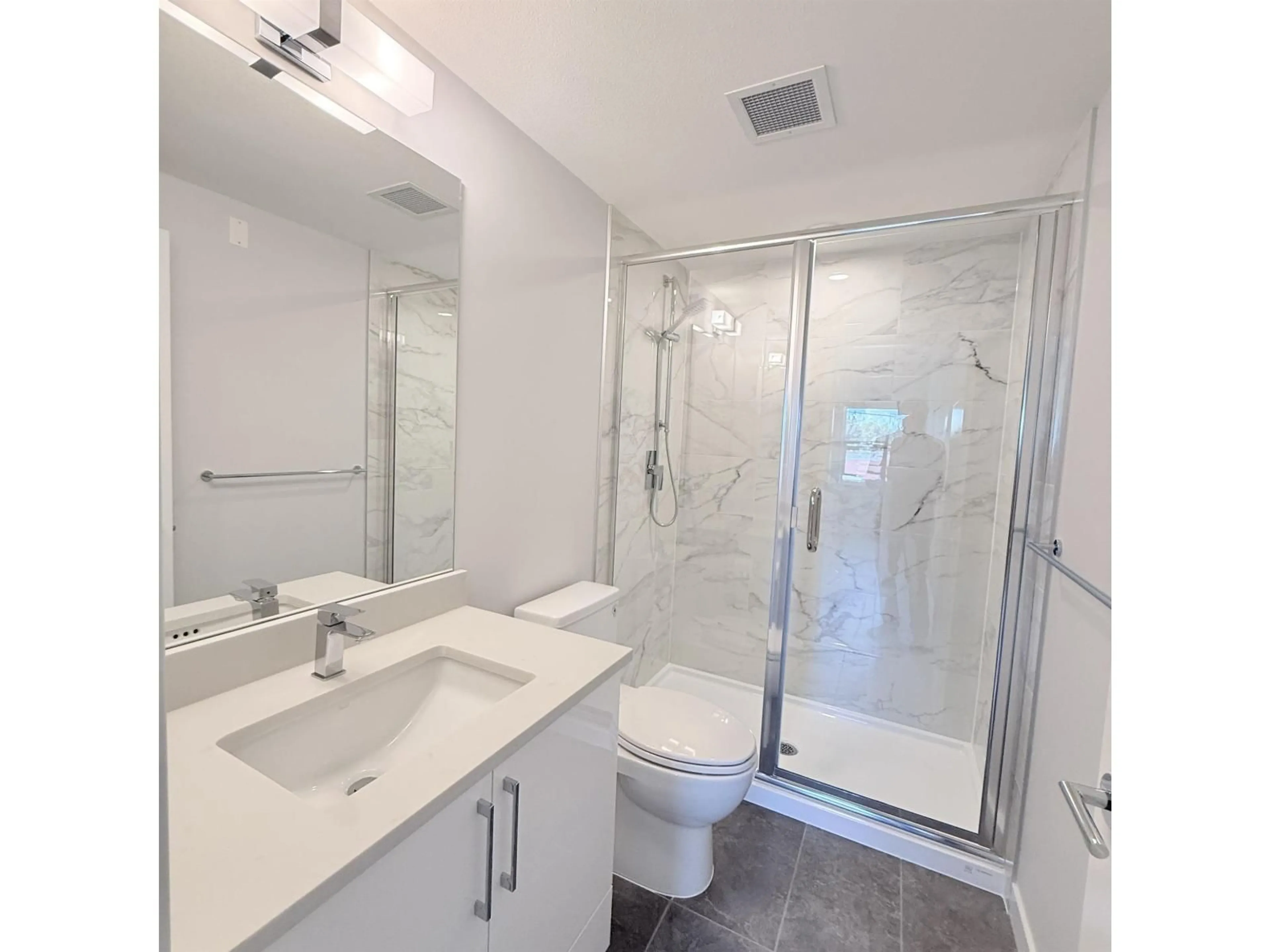 Standard bathroom, ceramic/tile floor for 419 - 8423 CEDAR STREET, Mission British Columbia V4S1A1