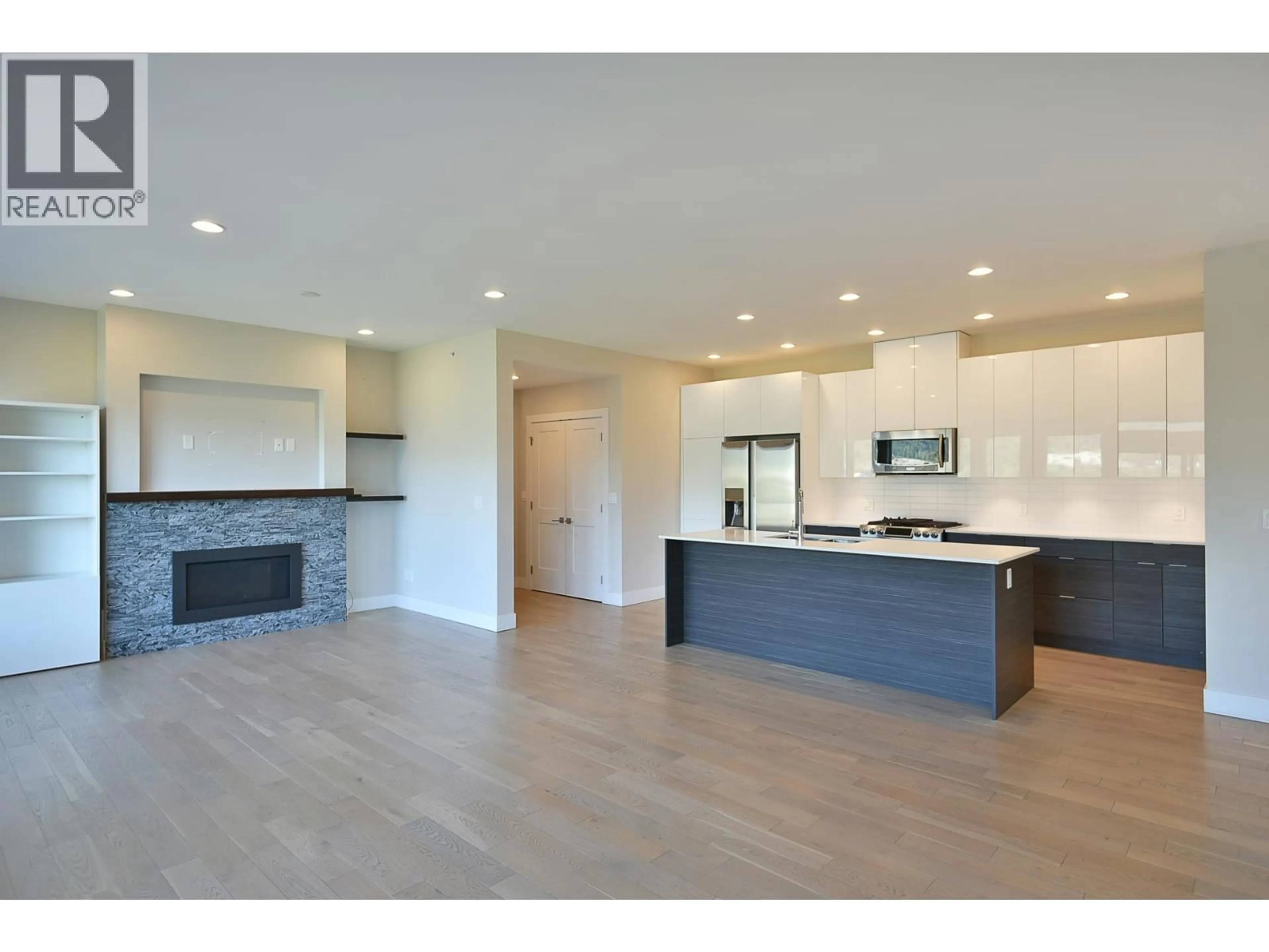 Open concept kitchen, unknown for 303 - 5780 MARINE WAY, Sechelt British Columbia V7Z0L8