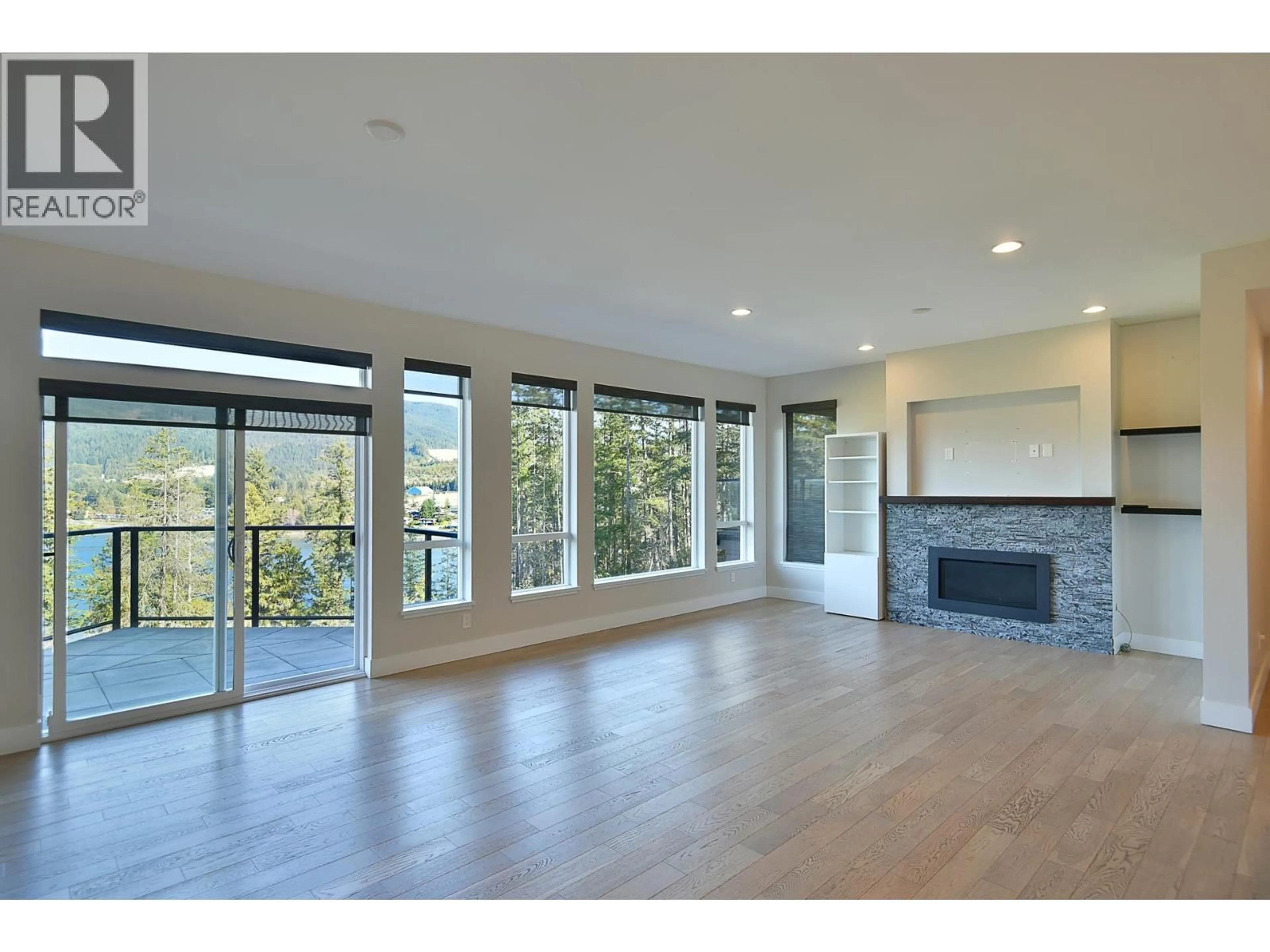 Unknown for 303 - 5780 MARINE WAY, Sechelt British Columbia V7Z0L8