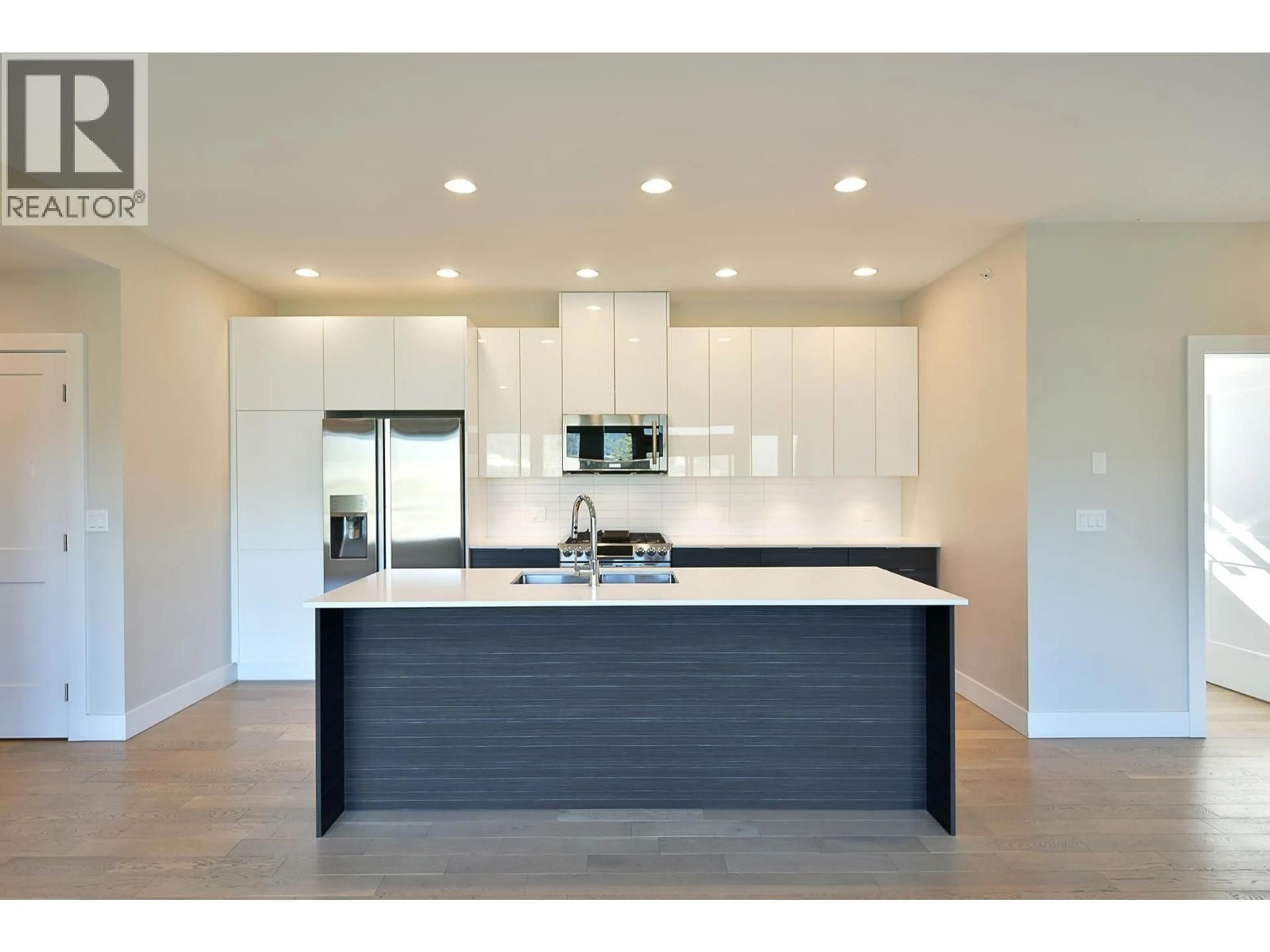 Open concept kitchen, unknown for 303 - 5780 MARINE WAY, Sechelt British Columbia V7Z0L8