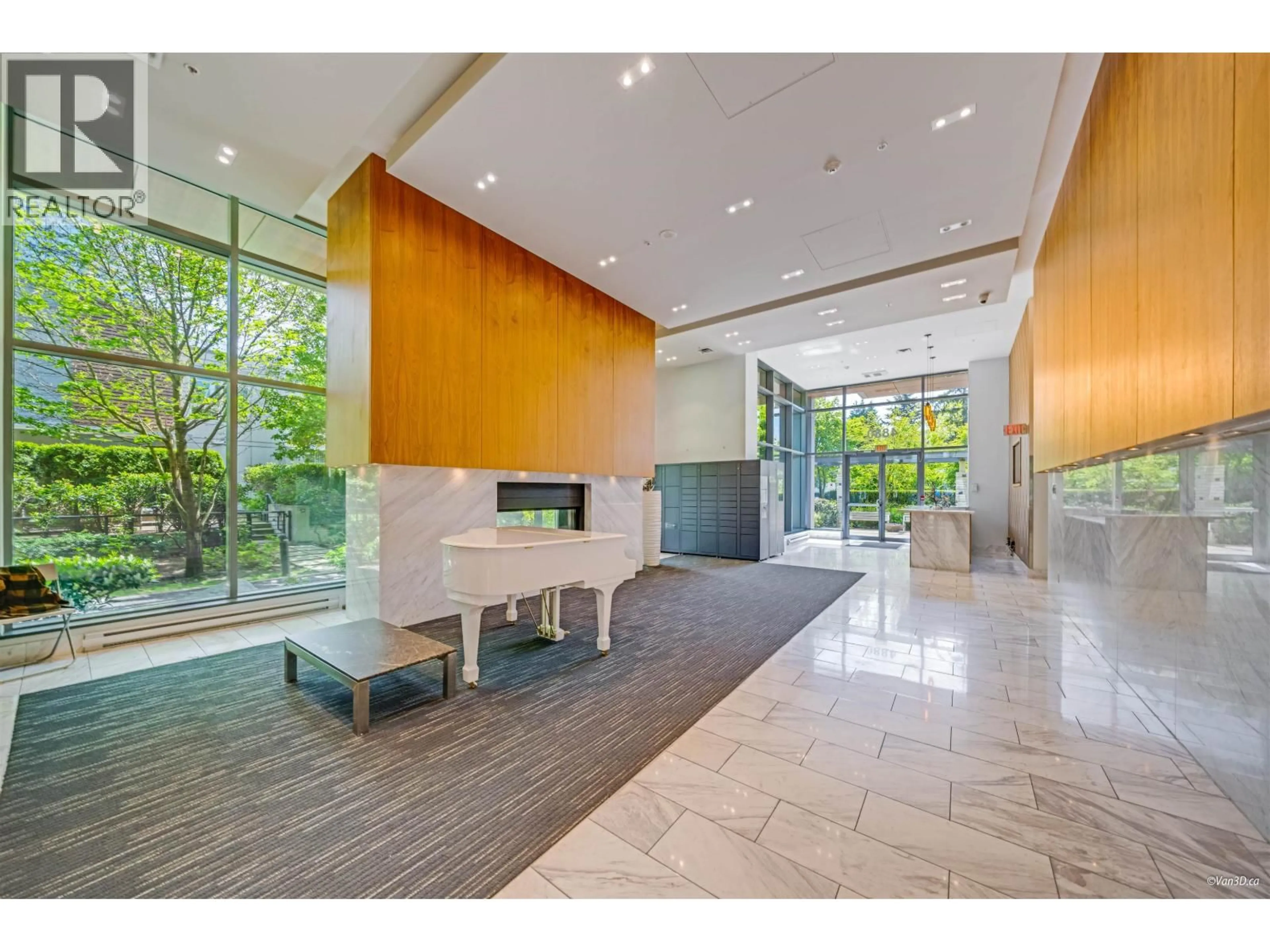 Indoor foyer for 306 - 4880 BENNETT STREET, Burnaby British Columbia V5H0C1
