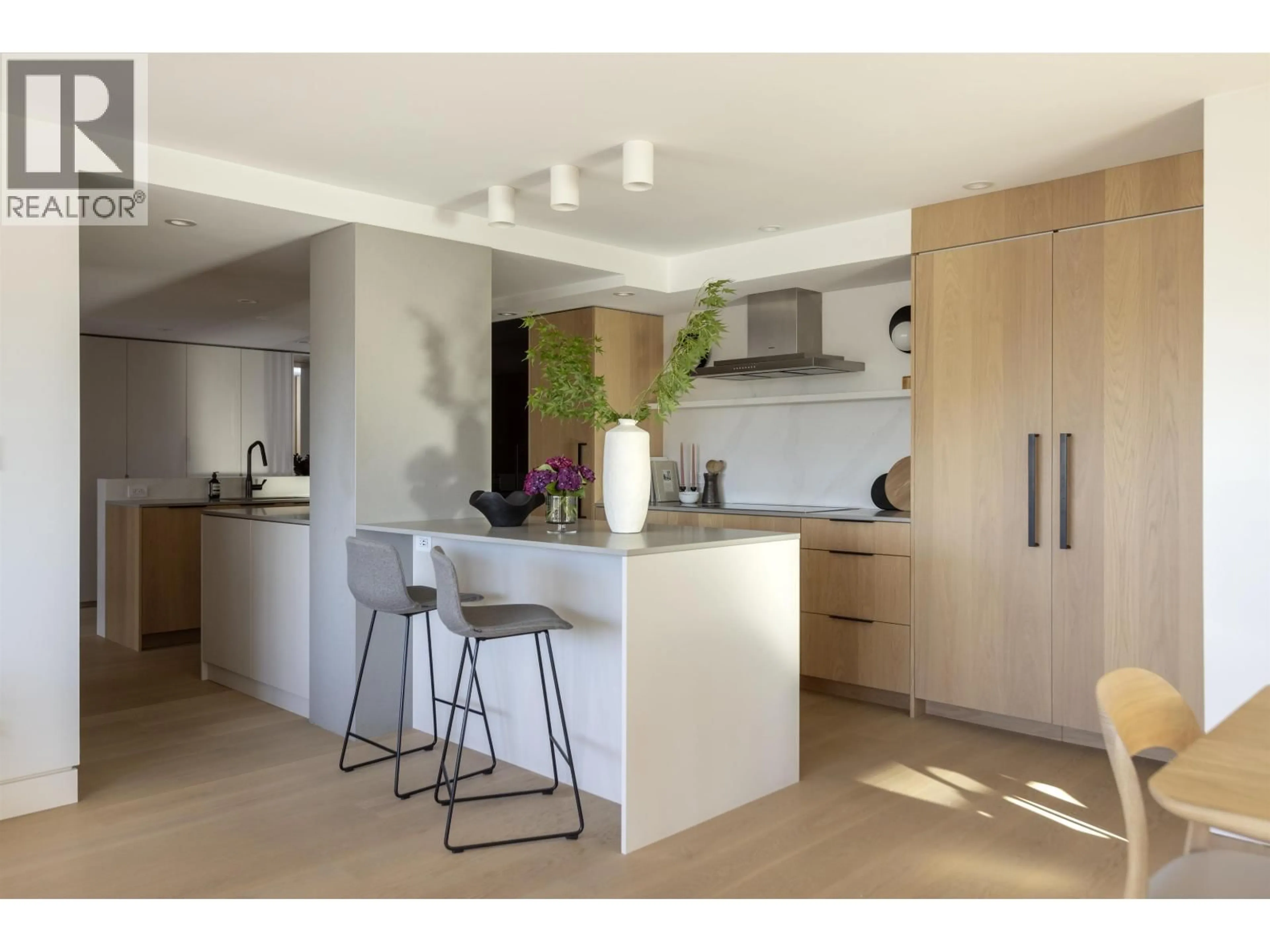 Contemporary kitchen, unknown for 709 - 1490 PENNYFARTHING DRIVE, Vancouver British Columbia V6J4Z3