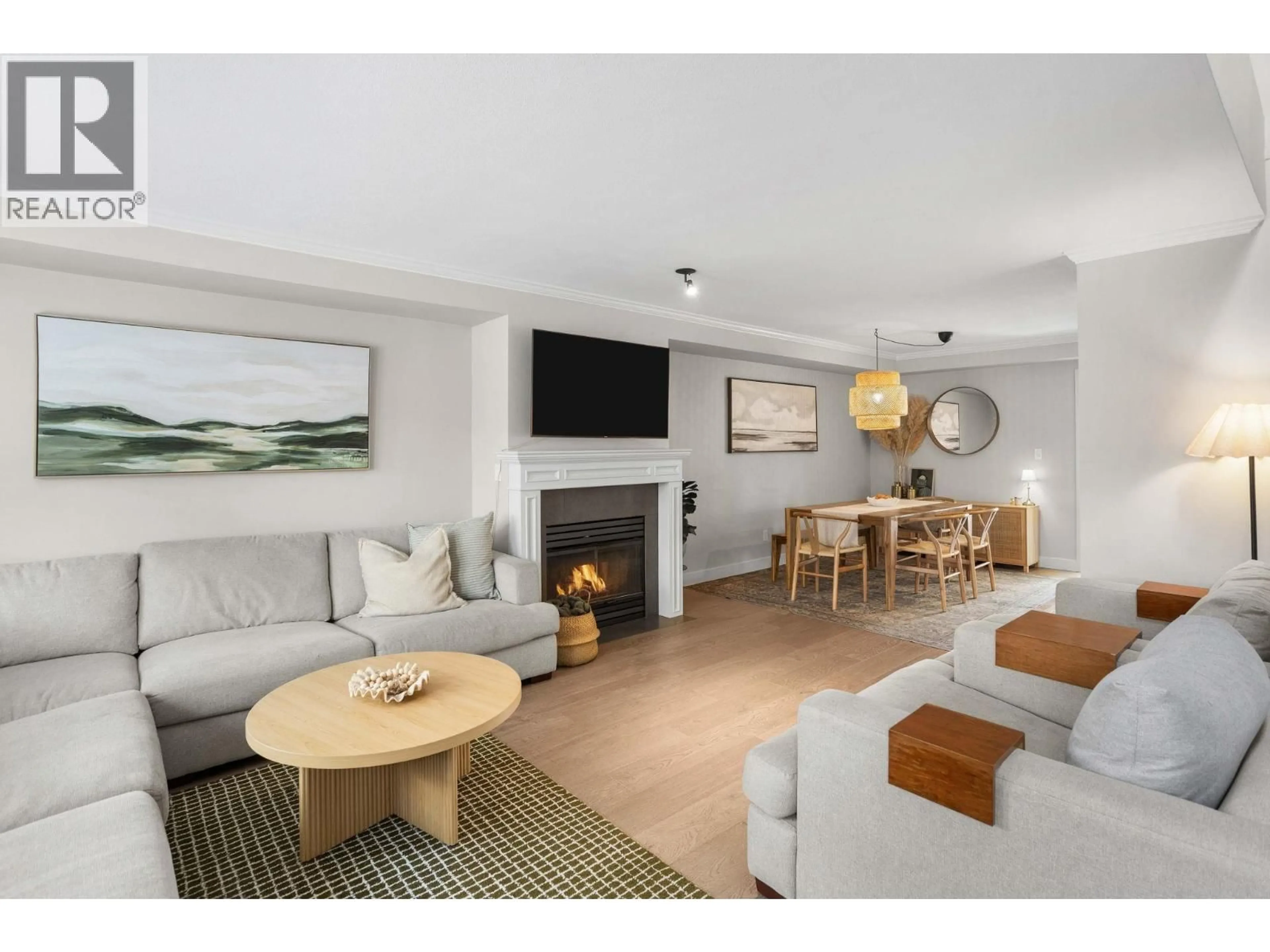 Living room with furniture, unknown for 7 - 245 5TH STREET, North Vancouver British Columbia V7L1L8