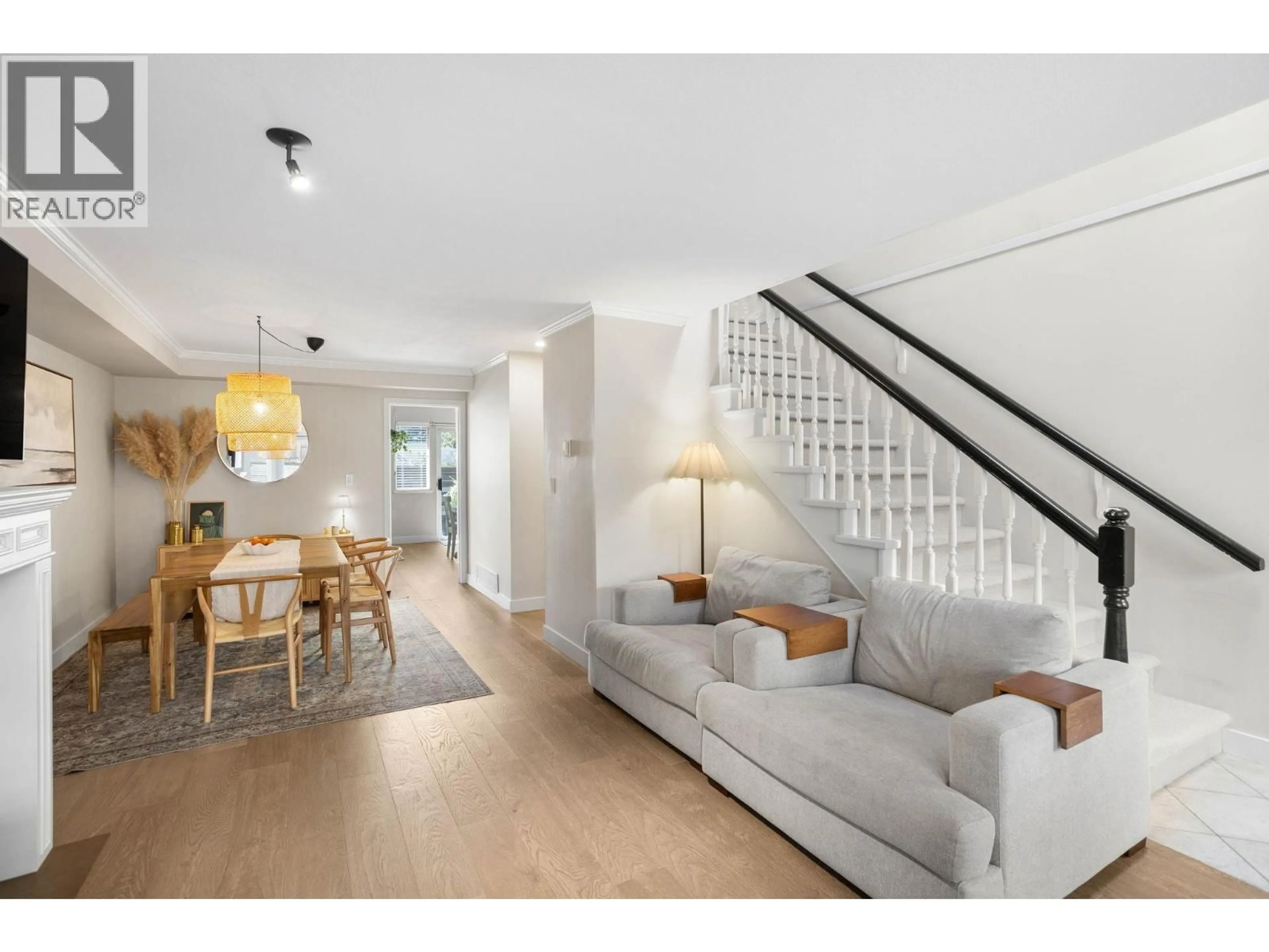 Living room with furniture, unknown for 7 - 245 5TH STREET, North Vancouver British Columbia V7L1L8