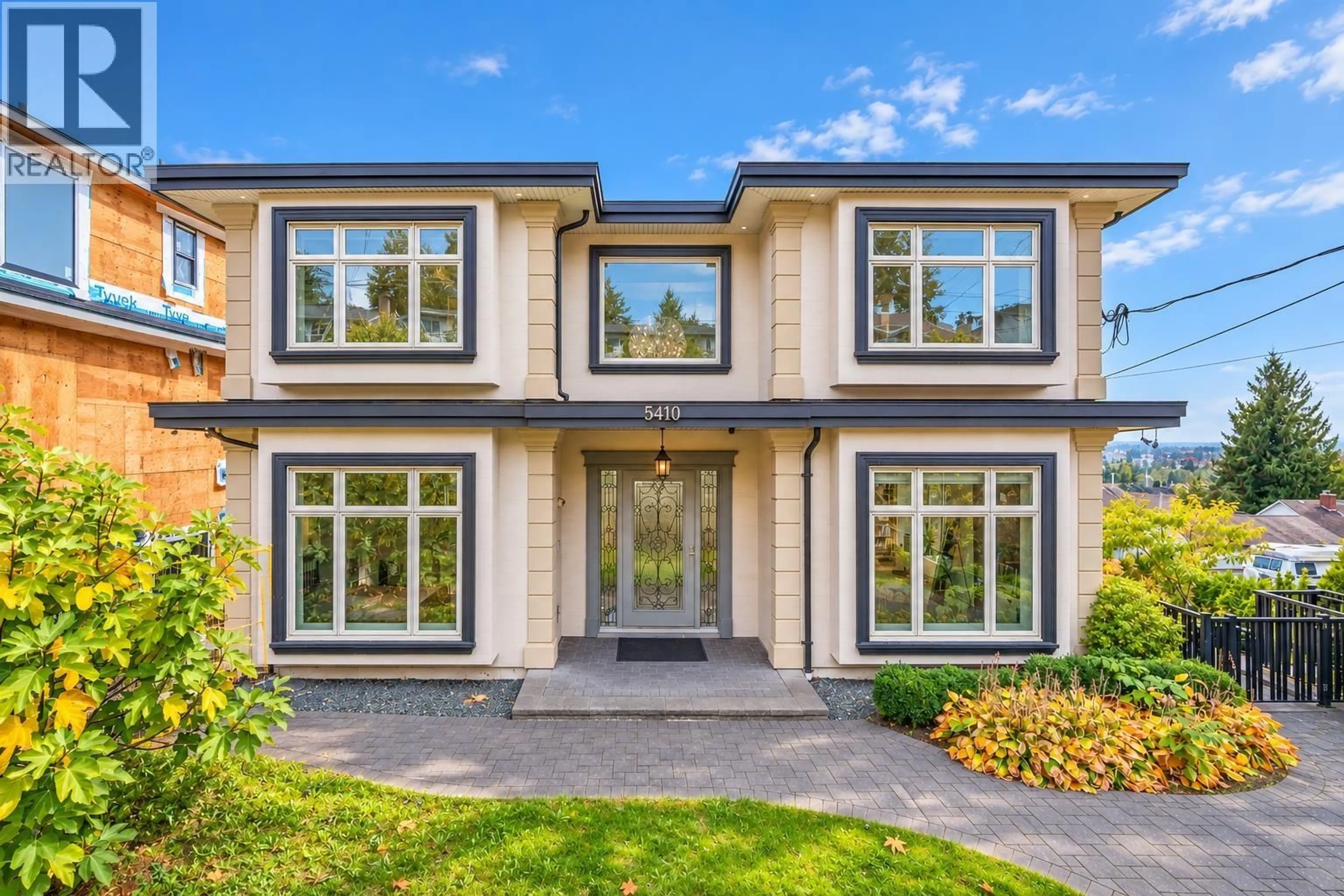 Home with vinyl exterior material, unknown for 5410 PATRICK STREET, Burnaby British Columbia V5J3B3