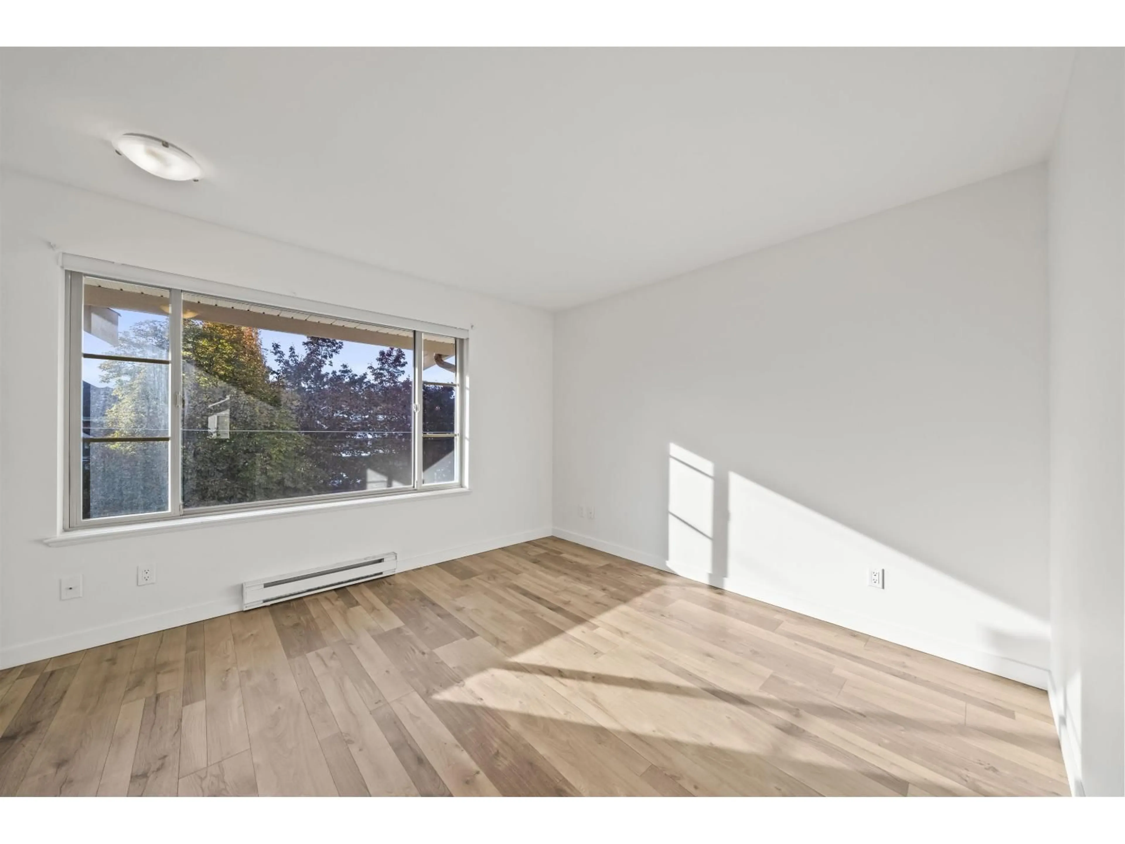 A pic of a room for 13 - 5388 201A STREET, Langley British Columbia V3A1S6