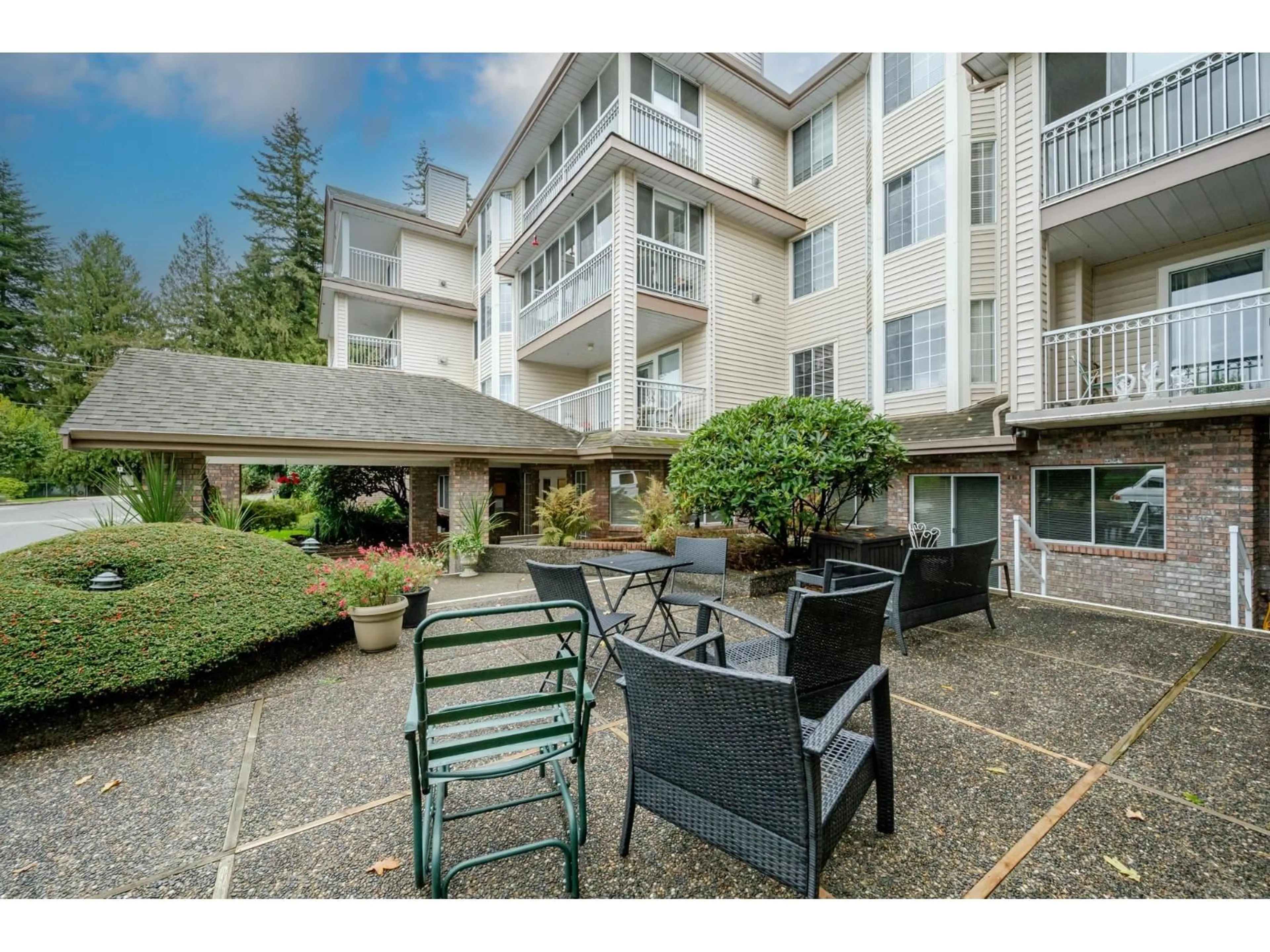 Patio, unknown for 102 - 2491 GLADWIN ROAD, Abbotsford British Columbia V2T3N8