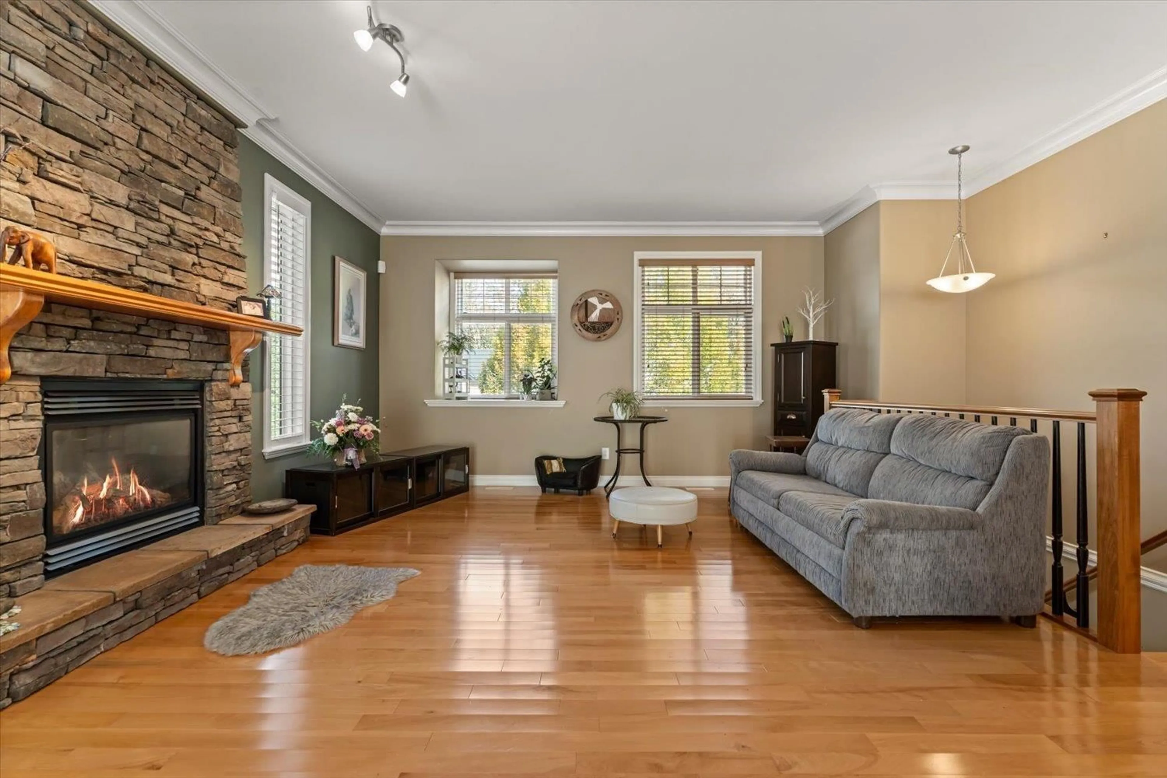 Living room with furniture, unknown for 36220 BUCKINGHAM DRIVE, Abbotsford British Columbia V3G3C8