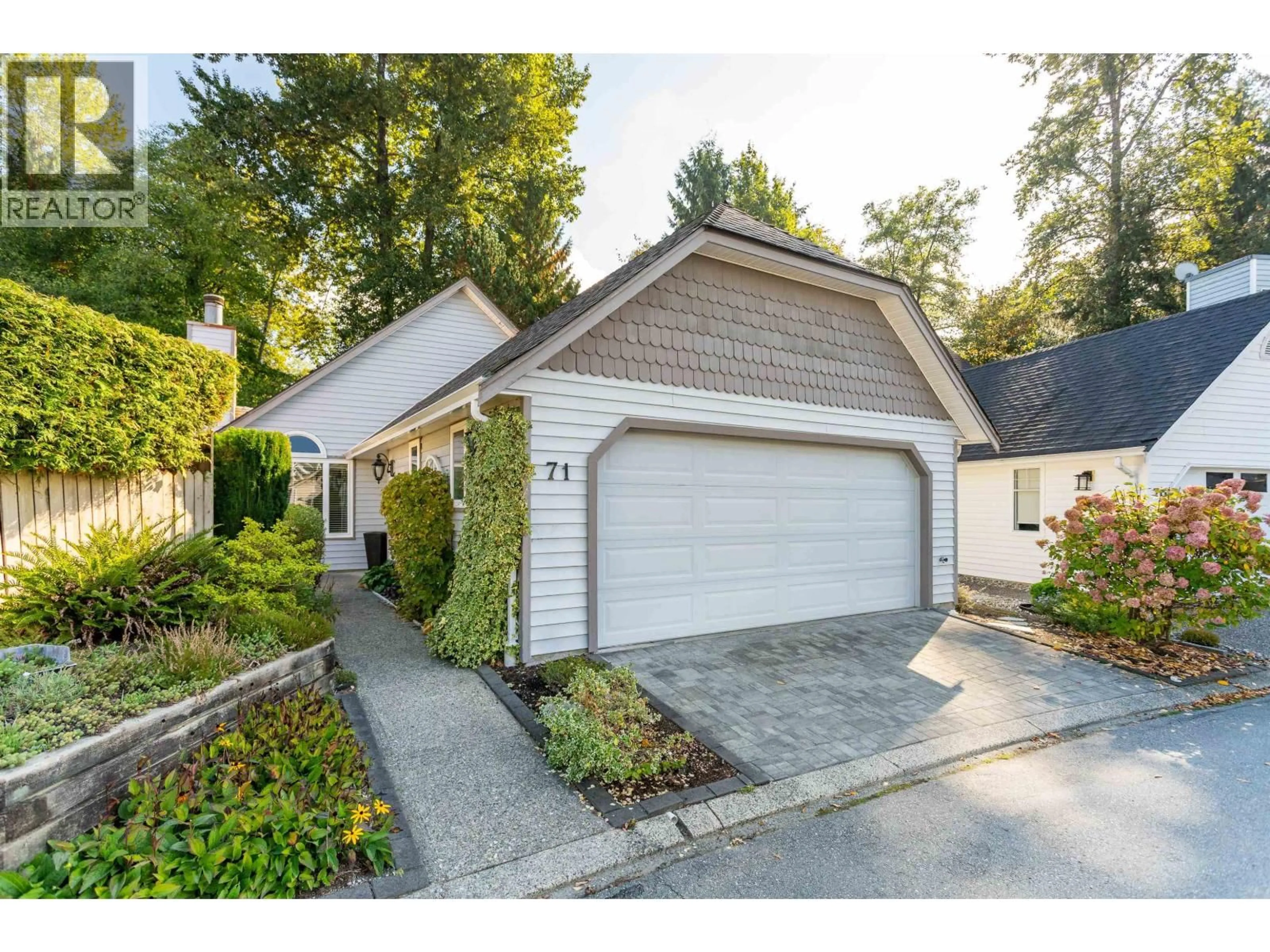 Unknown for 71 - 2865 GLEN DRIVE, Coquitlam British Columbia V3B6Y7