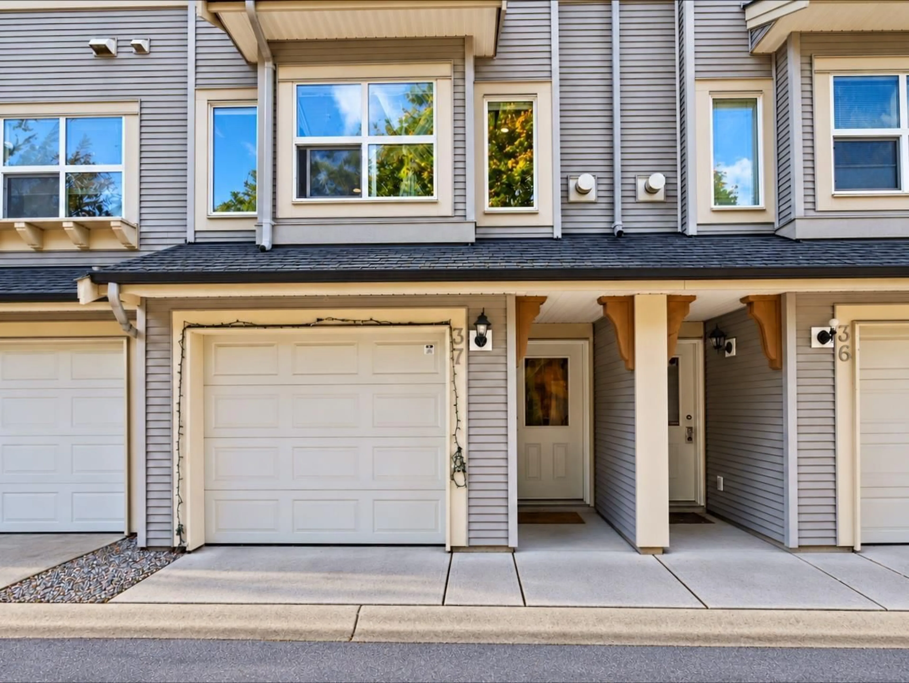 Unknown for 37 - 6366 126 STREET, Surrey British Columbia V3X1T9