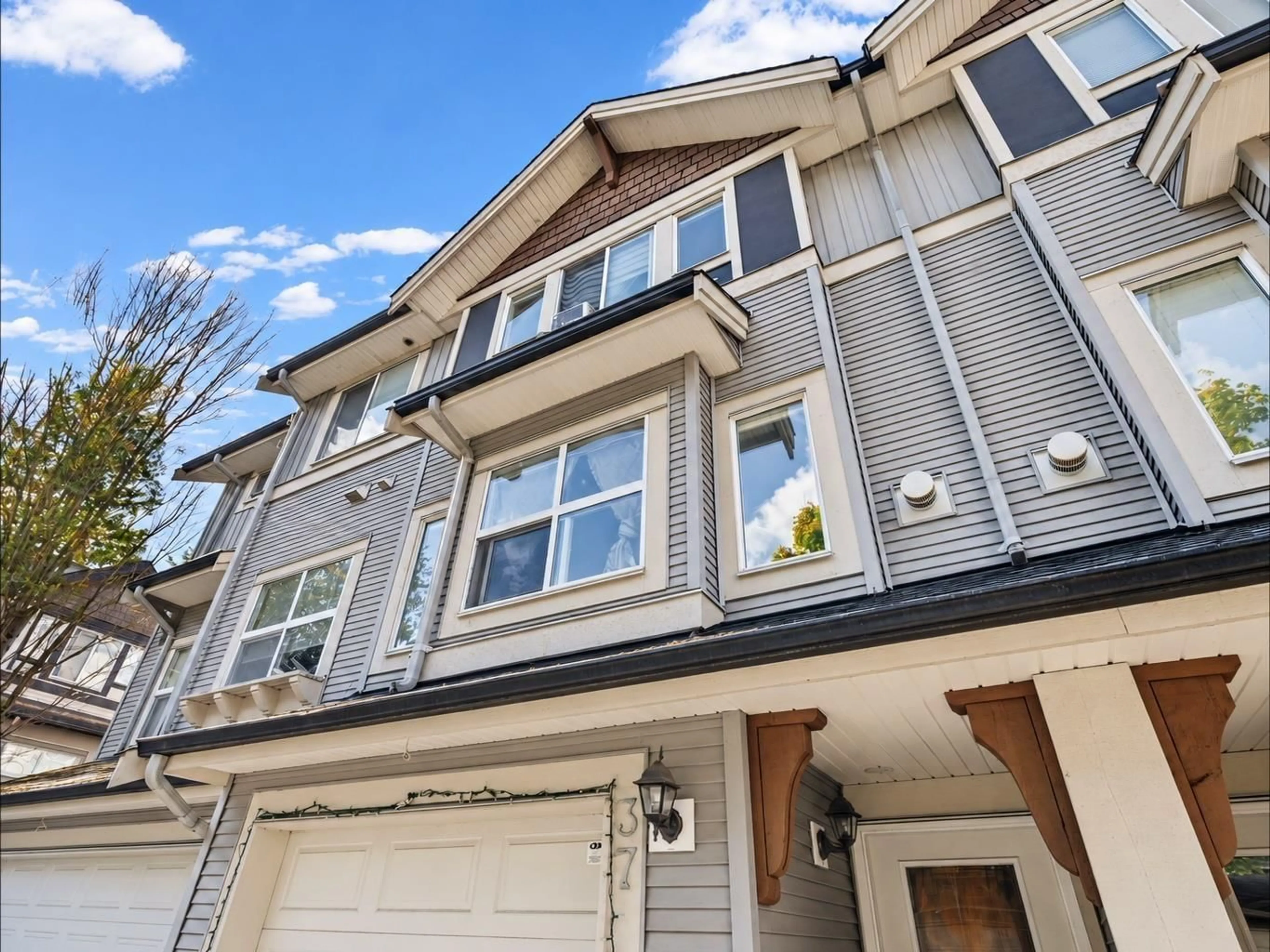 Home with vinyl exterior material, street for 37 - 6366 126 STREET, Surrey British Columbia V3X1T9
