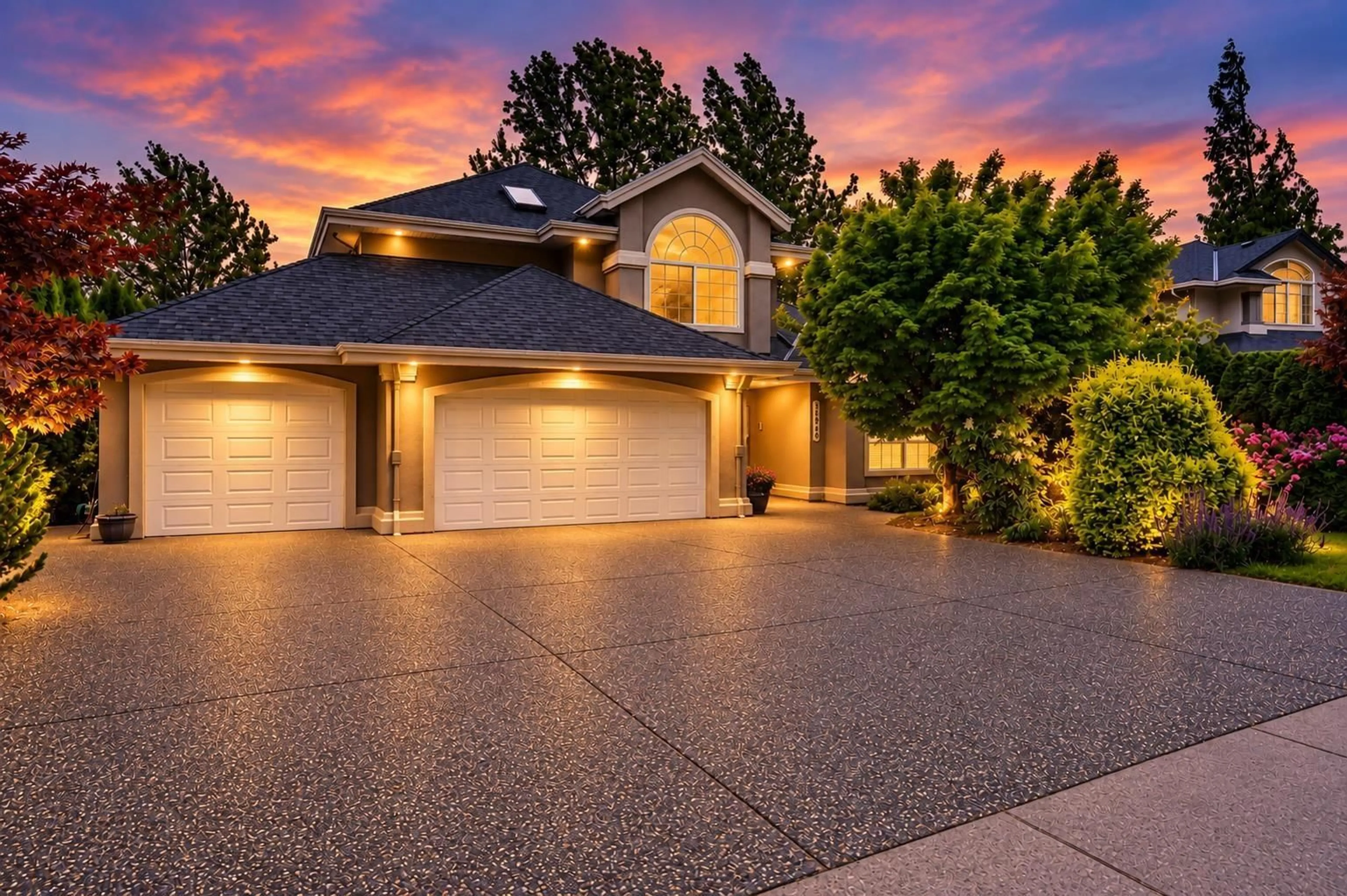Home with vinyl exterior material, street for 35846 GRAYSTONE DRIVE, Abbotsford British Columbia V3G1K7
