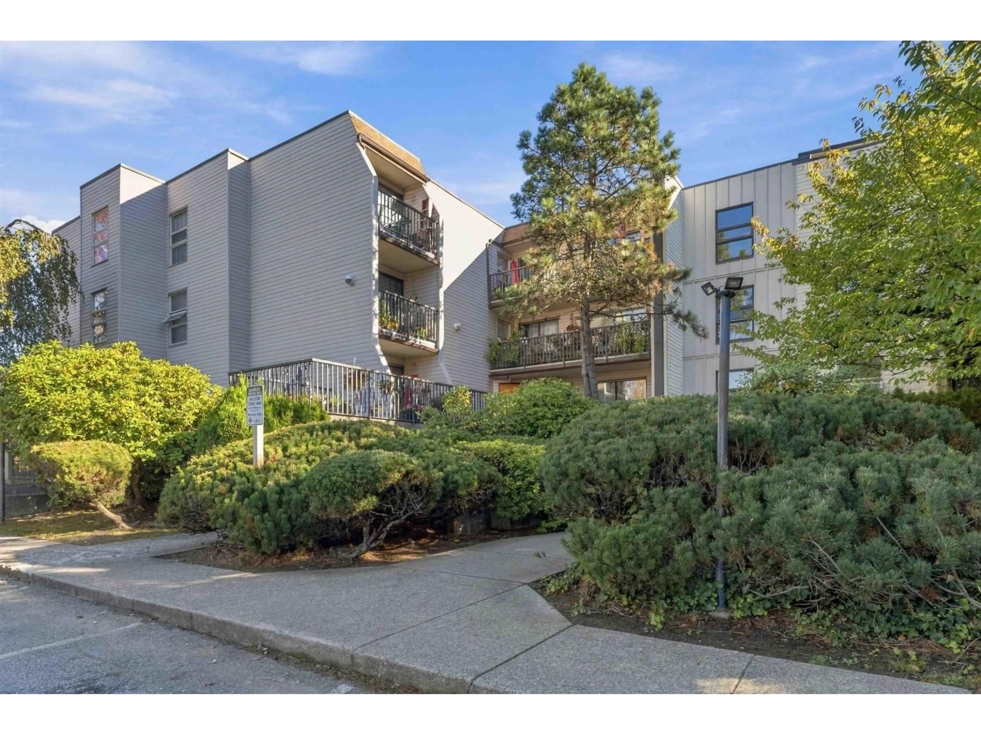 Unknown for 106 - 15288 100 AVENUE, Surrey British Columbia V3R7V2