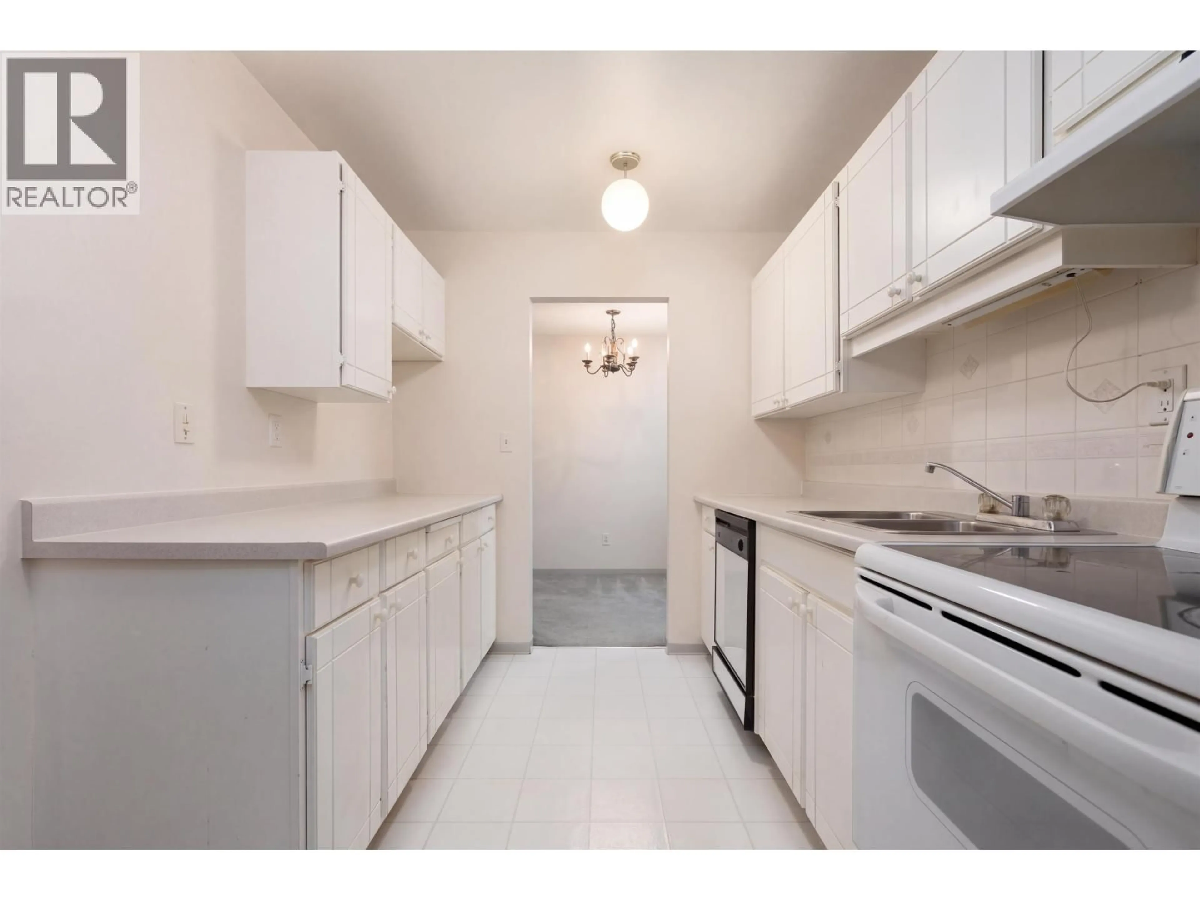 Standard kitchen, unknown for 206 - 3451 SPRINGFIELD DRIVE, Richmond British Columbia V7E1Z2