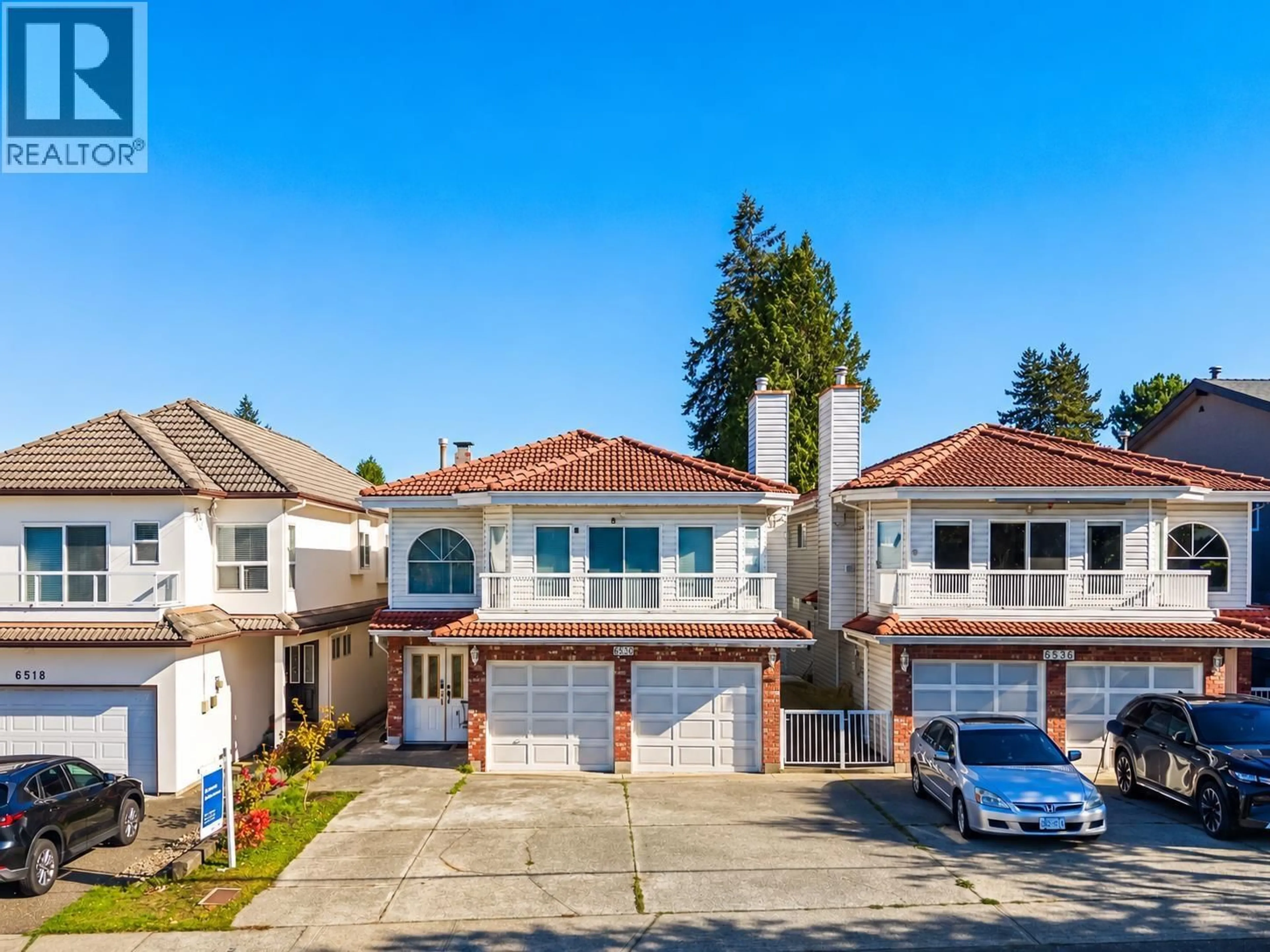 A pic from outside/outdoor area/front of a property/back of a property/a pic from drone, street for 6530 RANDOLPH AVENUE, Burnaby British Columbia V5H3W4