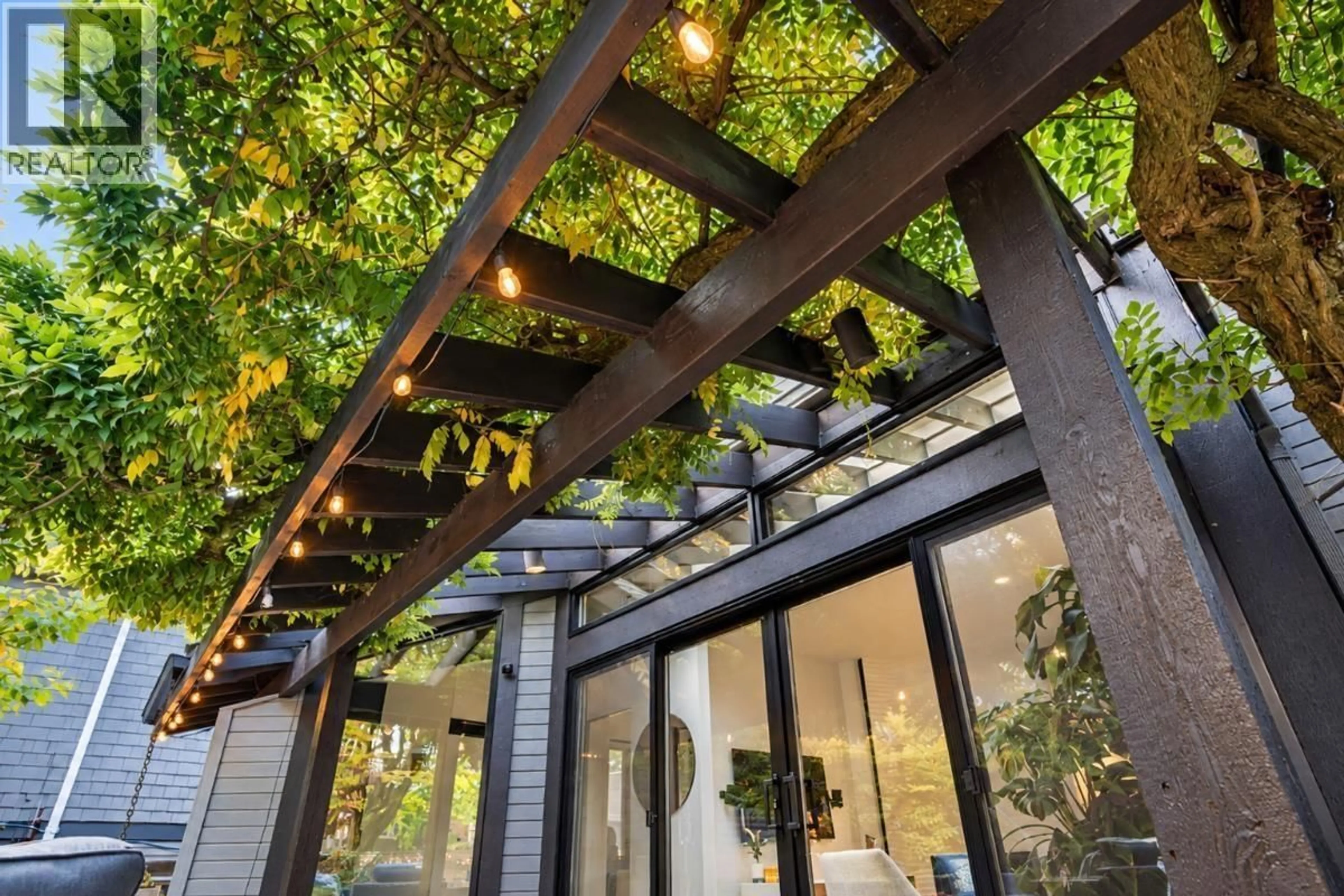 Patio, street for 2835 13TH AVENUE, Vancouver British Columbia V6K2T6