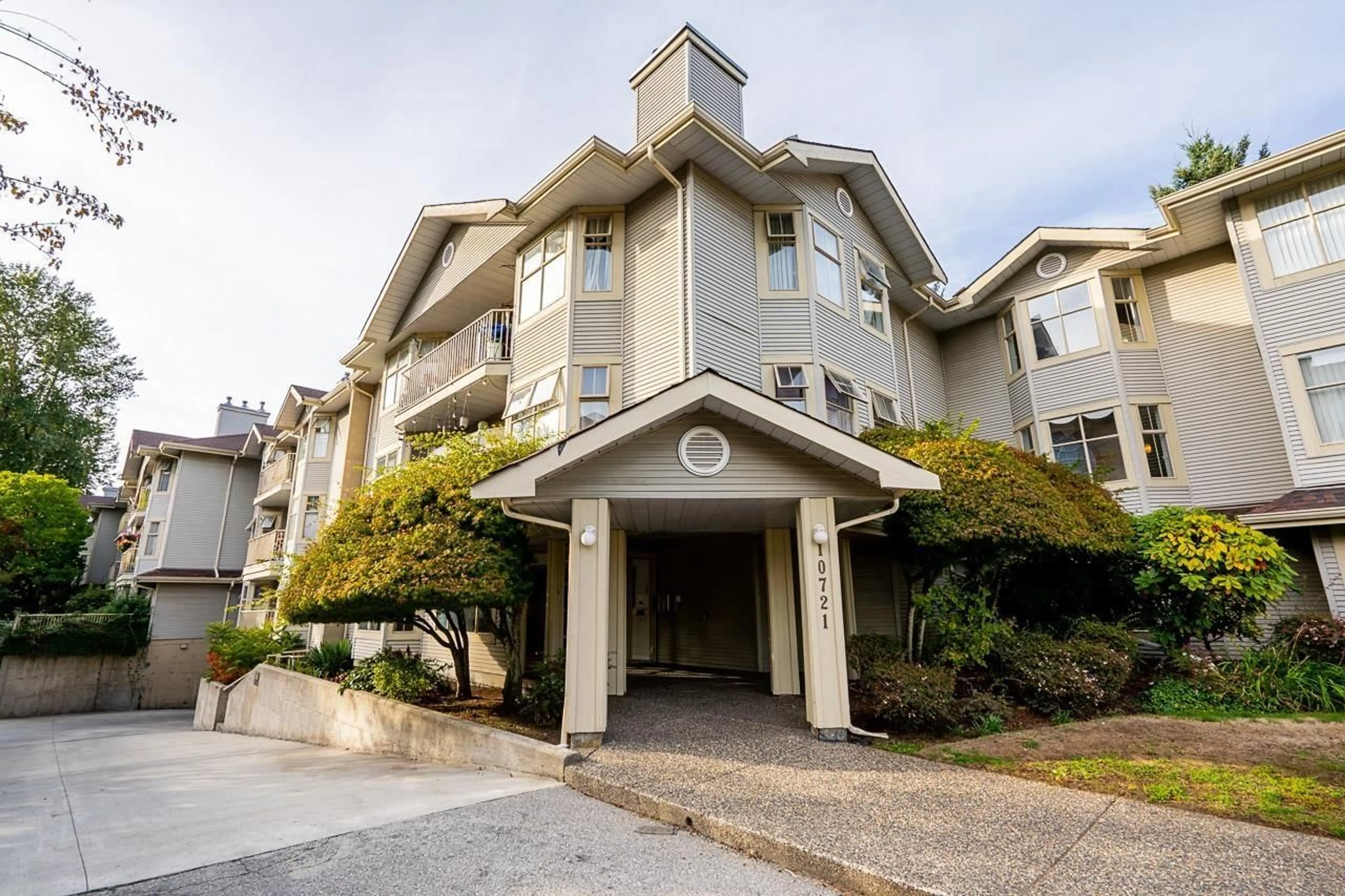 Unknown for 108 - 10721 139 STREET, Surrey British Columbia V3T4L8