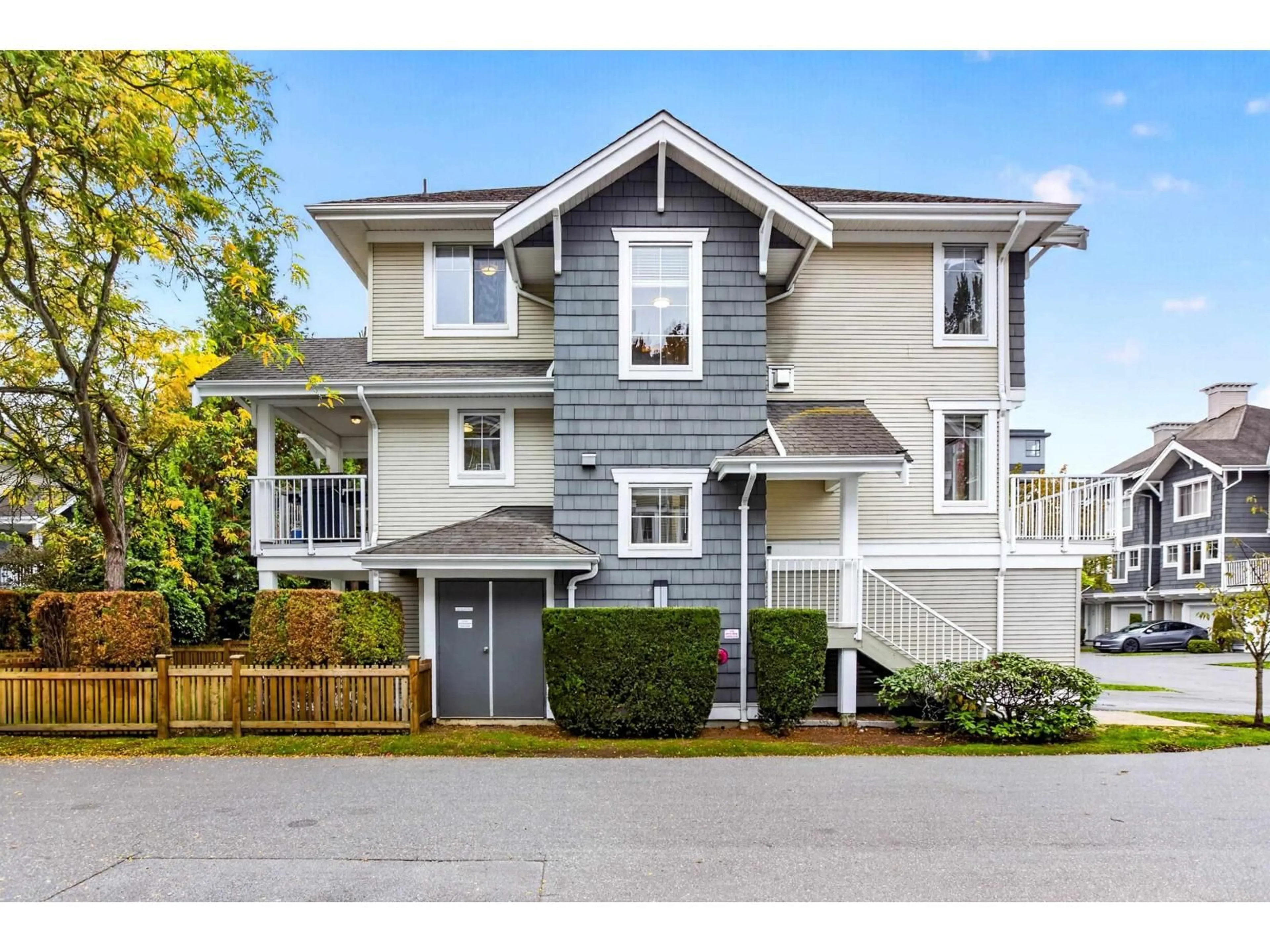 Home with vinyl exterior material, street for 70 - 20760 DUNCAN WAY, Langley British Columbia V3A9J6