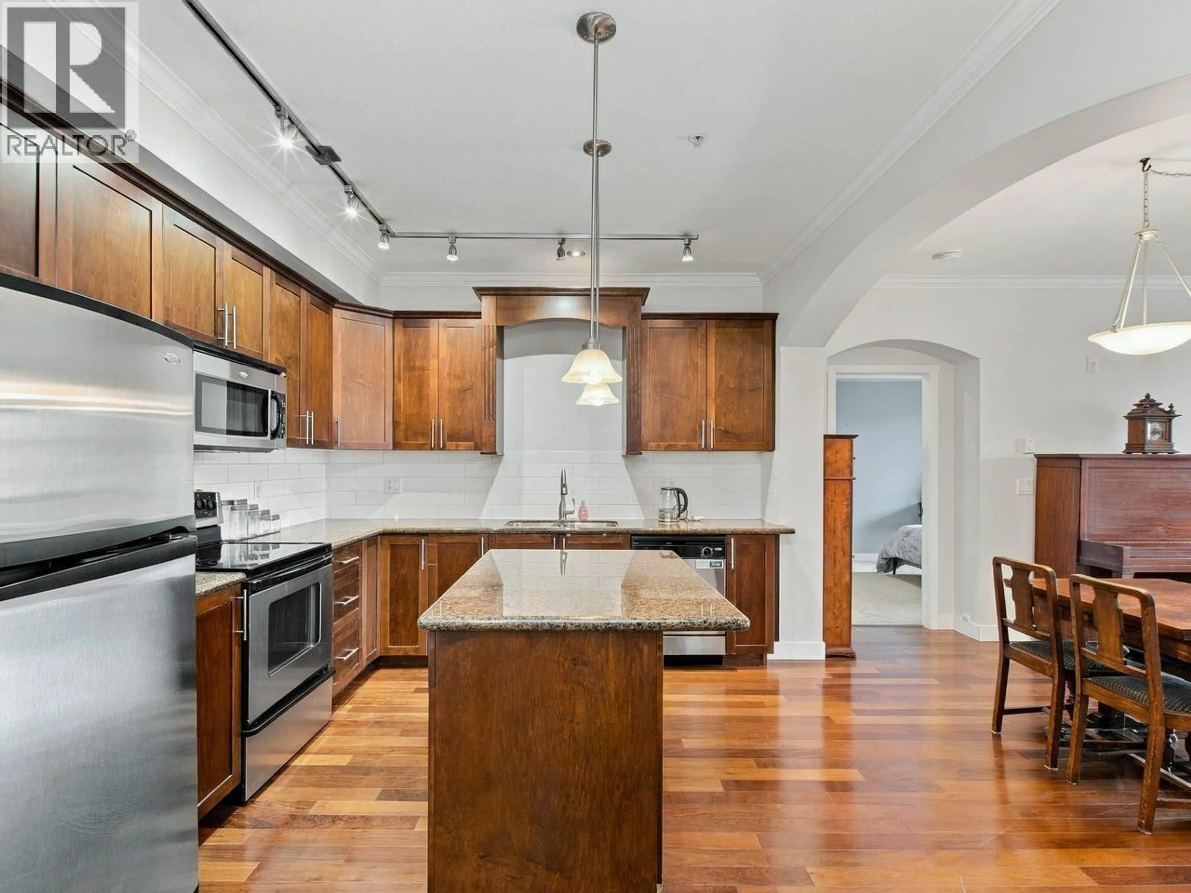 Open concept kitchen, unknown for 314 - 2627 SHAUGHNESSY STREET, Port Coquitlam British Columbia V3C0E1