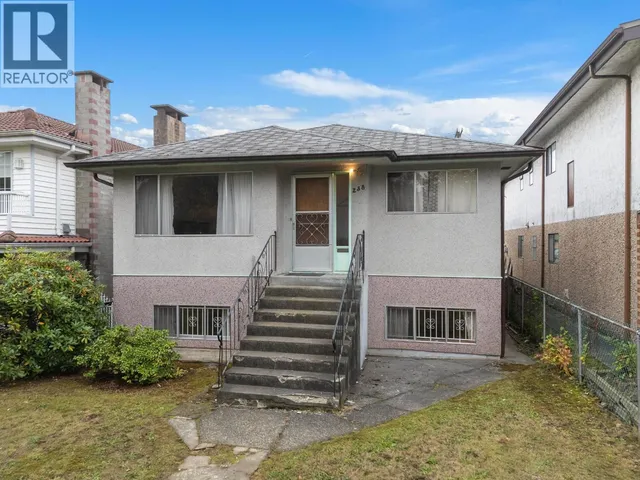 238 21ST AVENUE, Vancouver 3