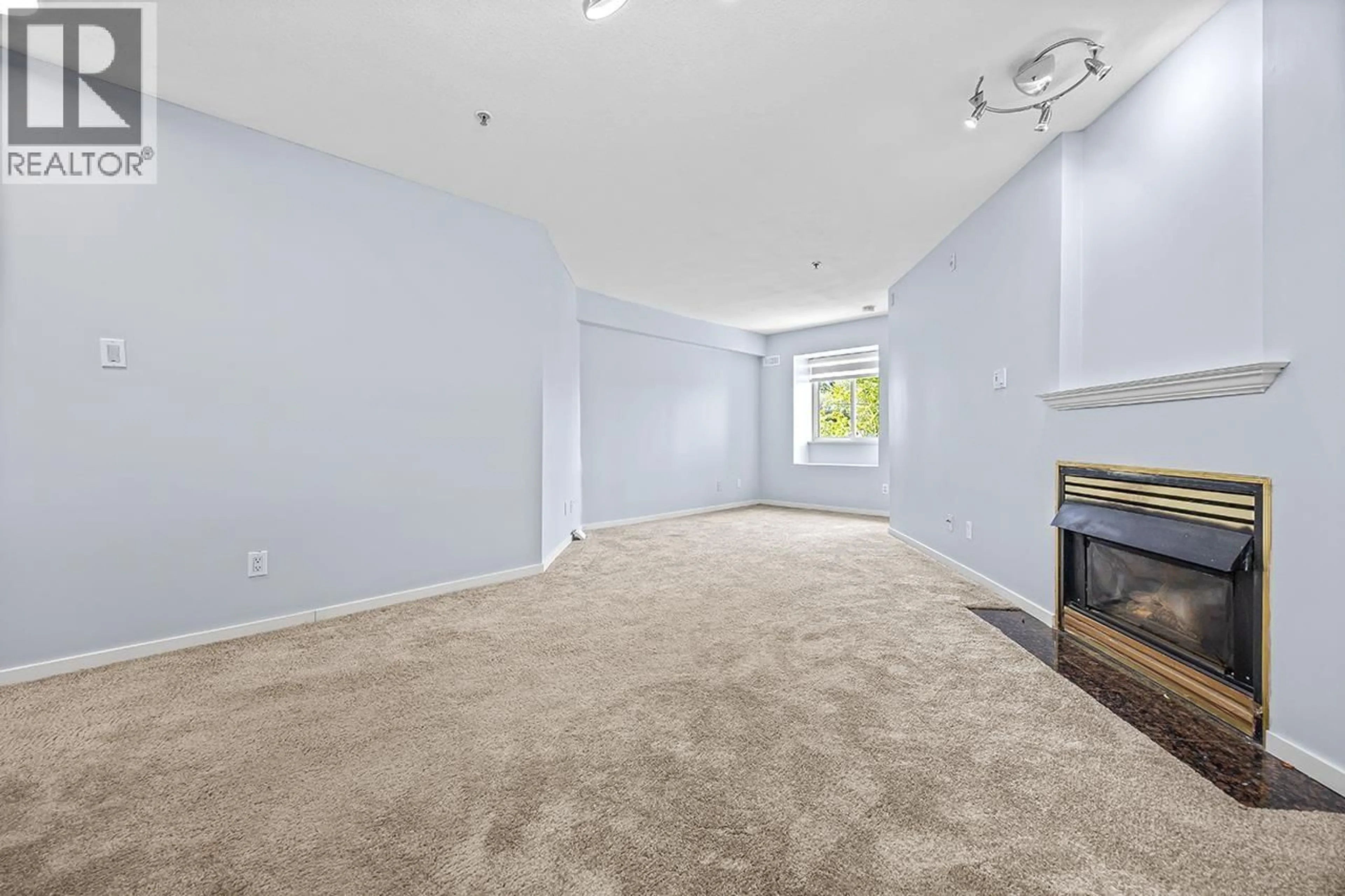 Unknown for 211 - 868 KINGSWAY, Vancouver British Columbia V5V3C3