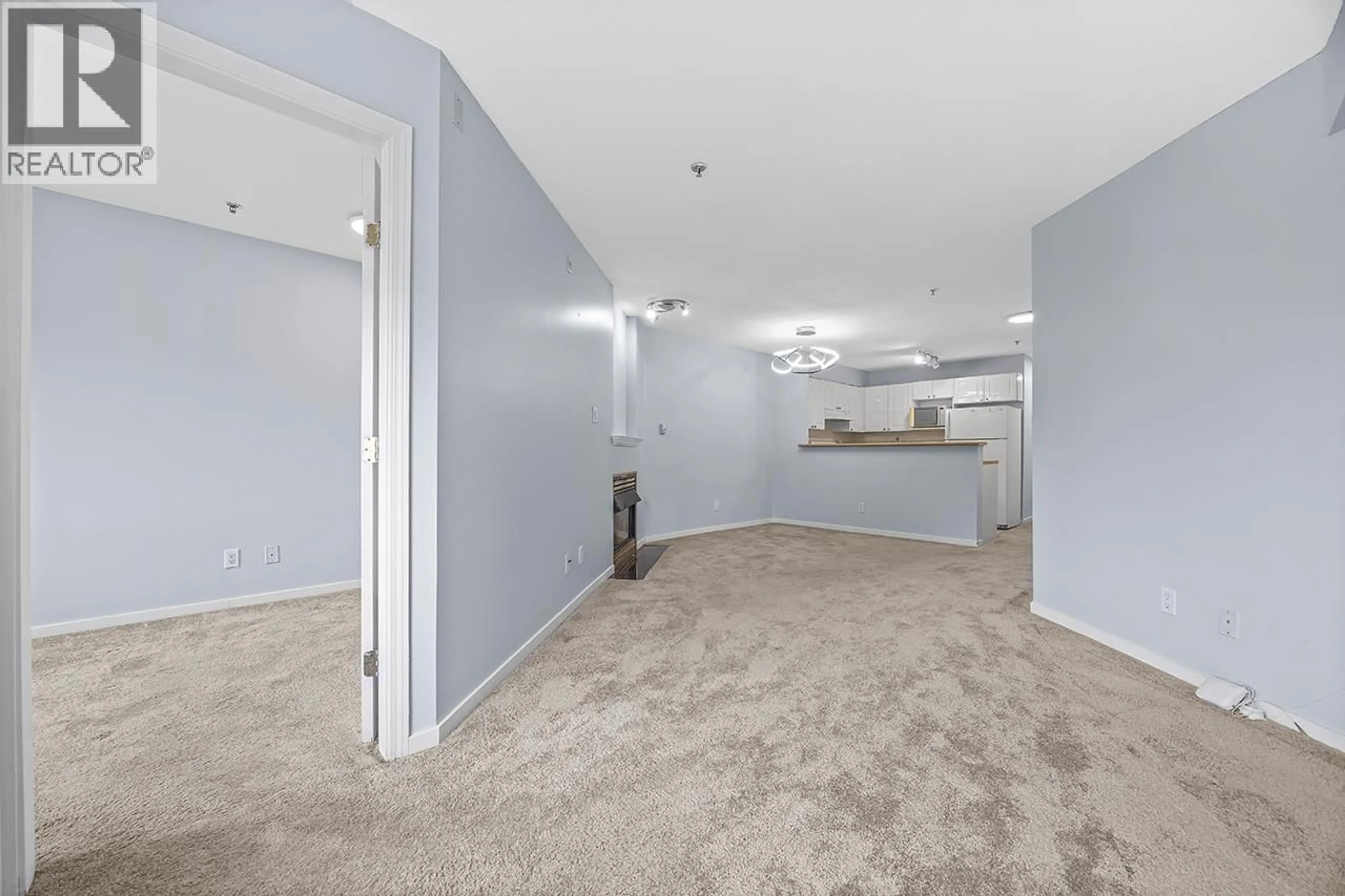 Unknown for 211 - 868 KINGSWAY, Vancouver British Columbia V5V3C3
