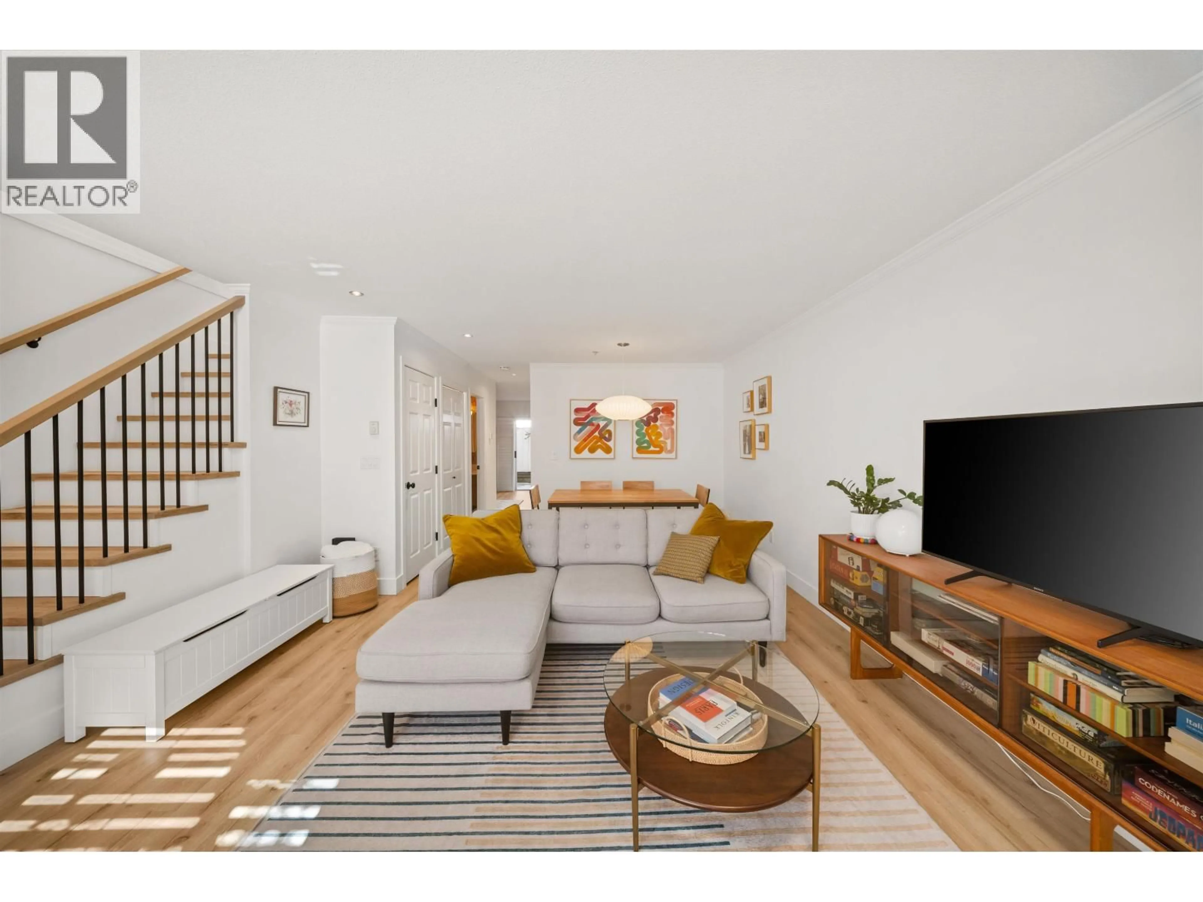 Unknown for 18 - 222 5TH STREET, North Vancouver British Columbia V7L1L7