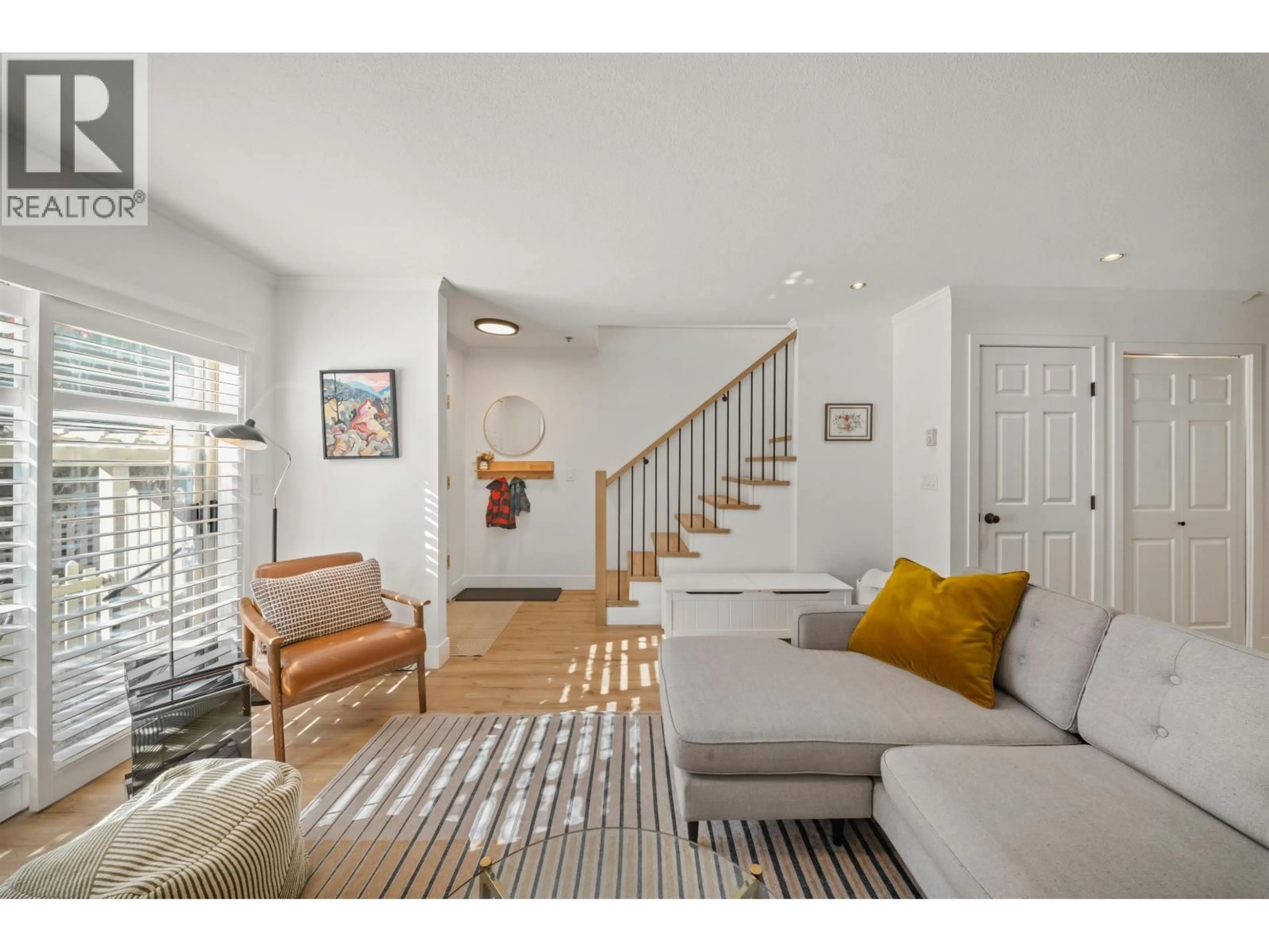 Unknown for 18 - 222 5TH STREET, North Vancouver British Columbia V7L1L7