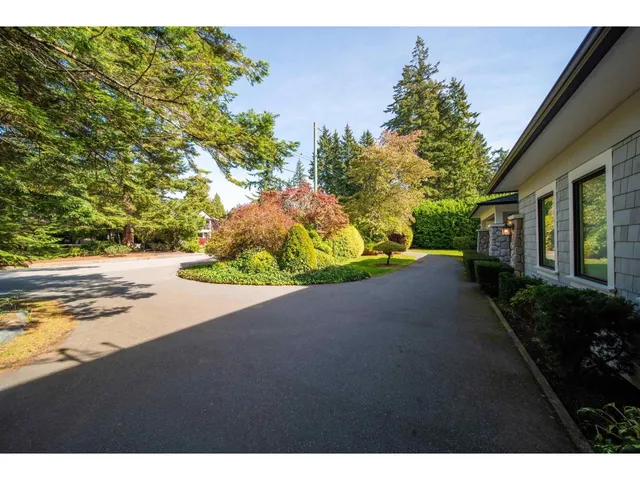 13756 18 AVENUE, Surrey 4