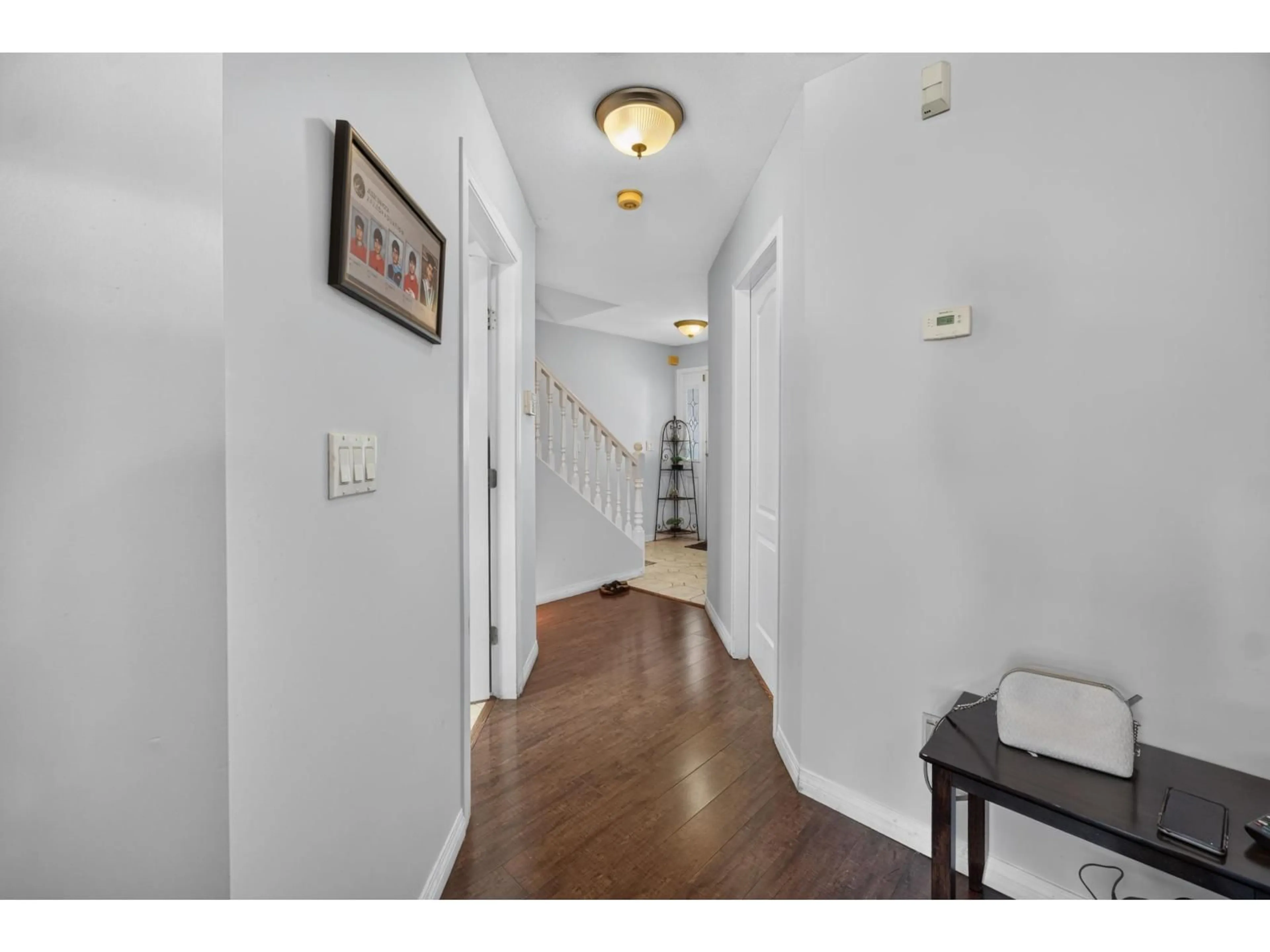 Indoor foyer for 15 - 7250 122 STREET, Surrey British Columbia V3W1B4