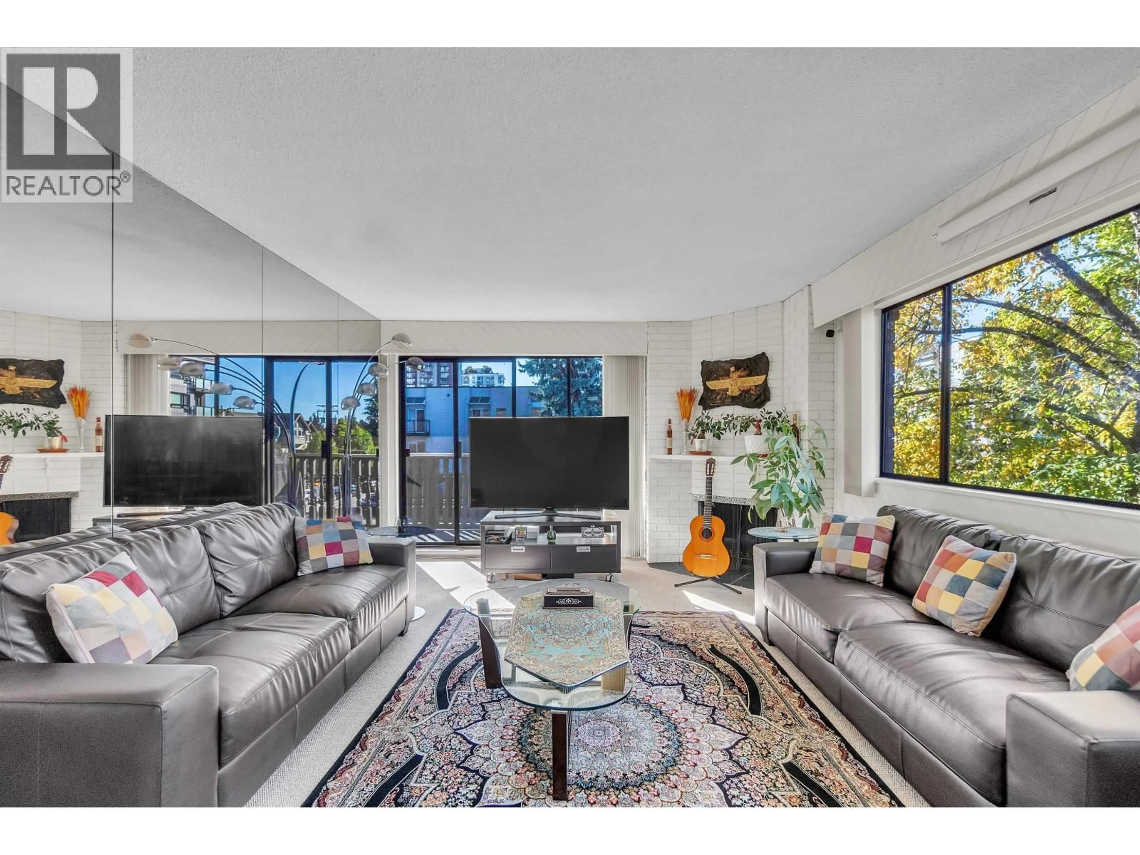 Unknown for 205 - 1610 CHESTERFIELD AVENUE, North Vancouver British Columbia V7M2N7