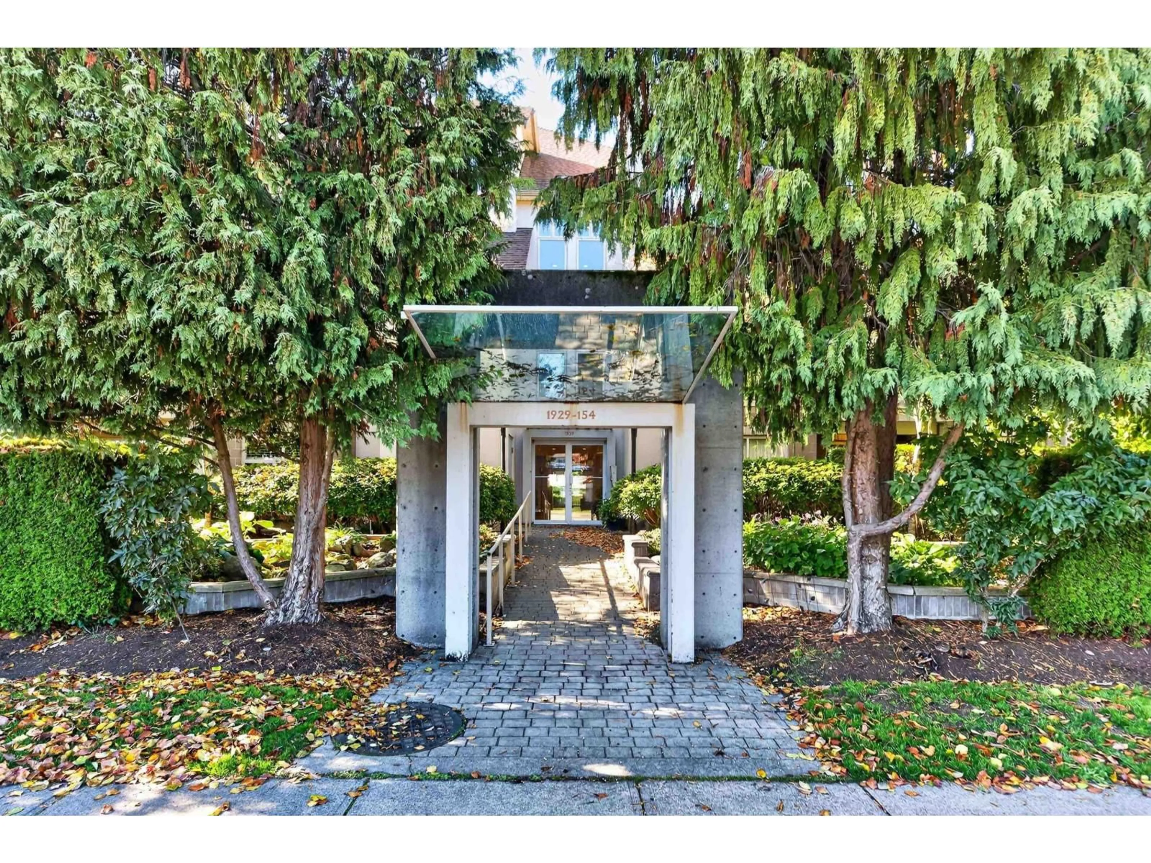 Unknown for 306 - 1929 154 STREET, Surrey British Columbia V4A4S2