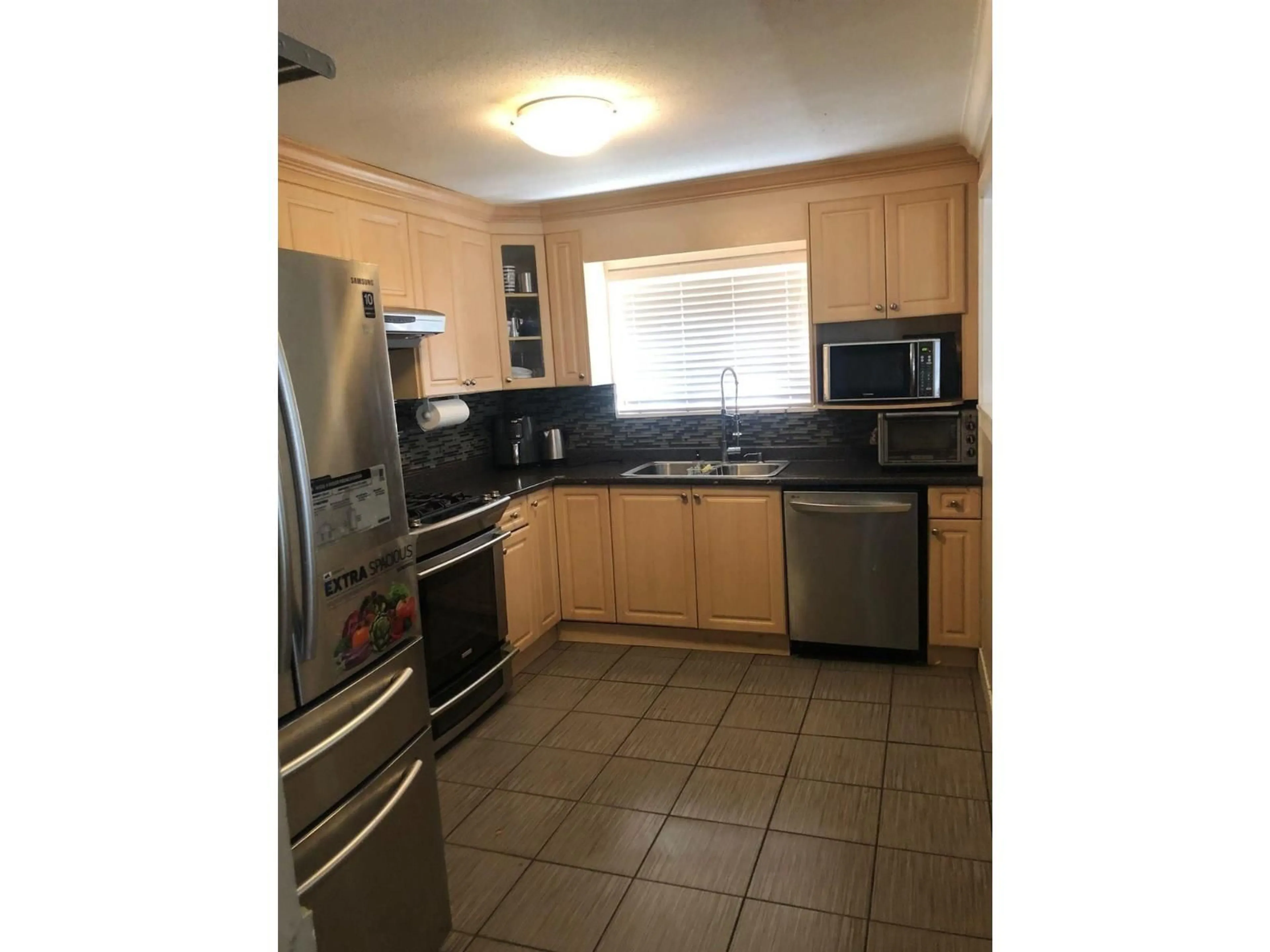 Standard kitchen, unknown for 14355 72 AVENUE, Surrey British Columbia V3W2P9