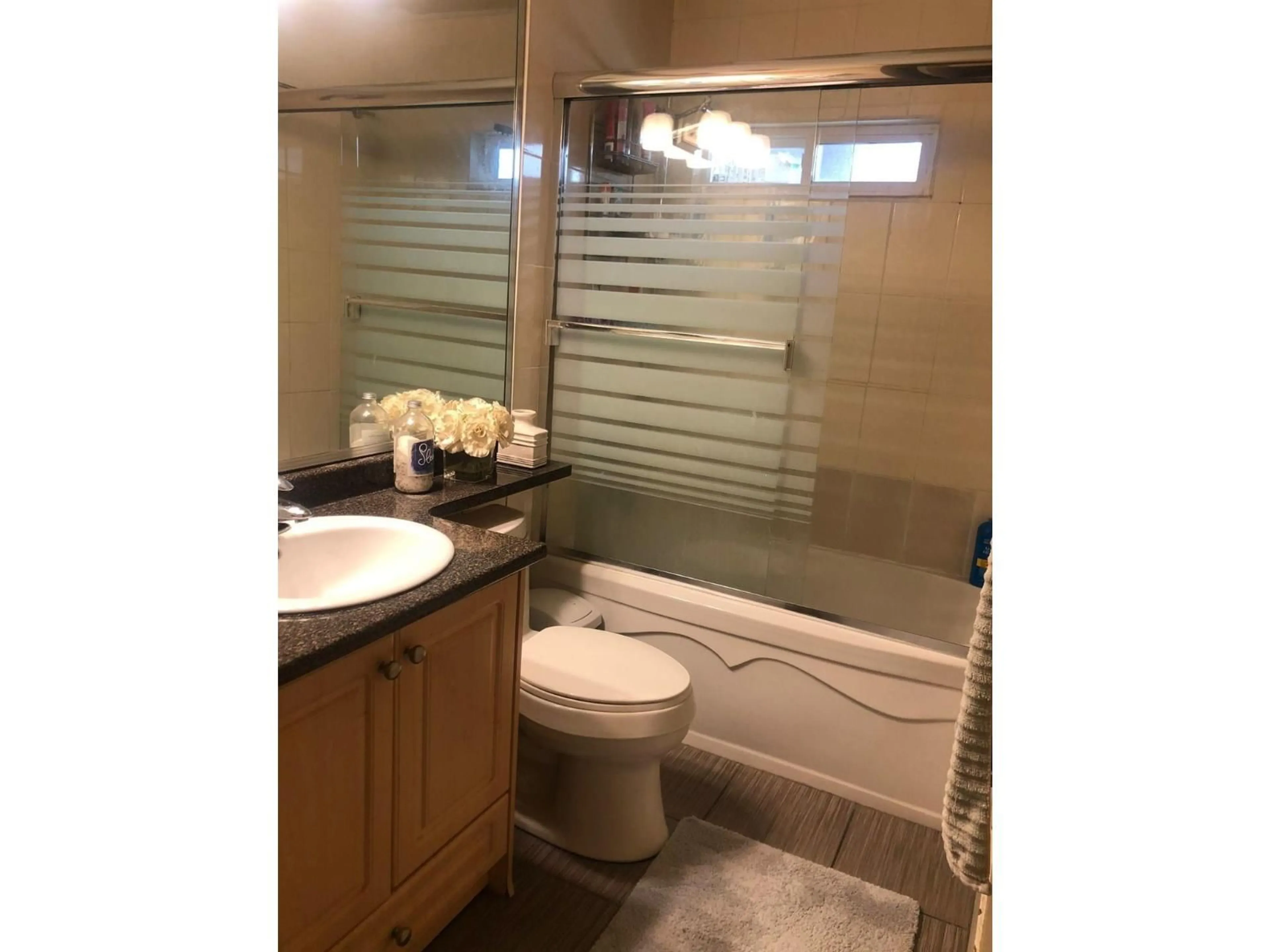 Standard bathroom, ceramic/tile floor for 14355 72 AVENUE, Surrey British Columbia V3W2P9
